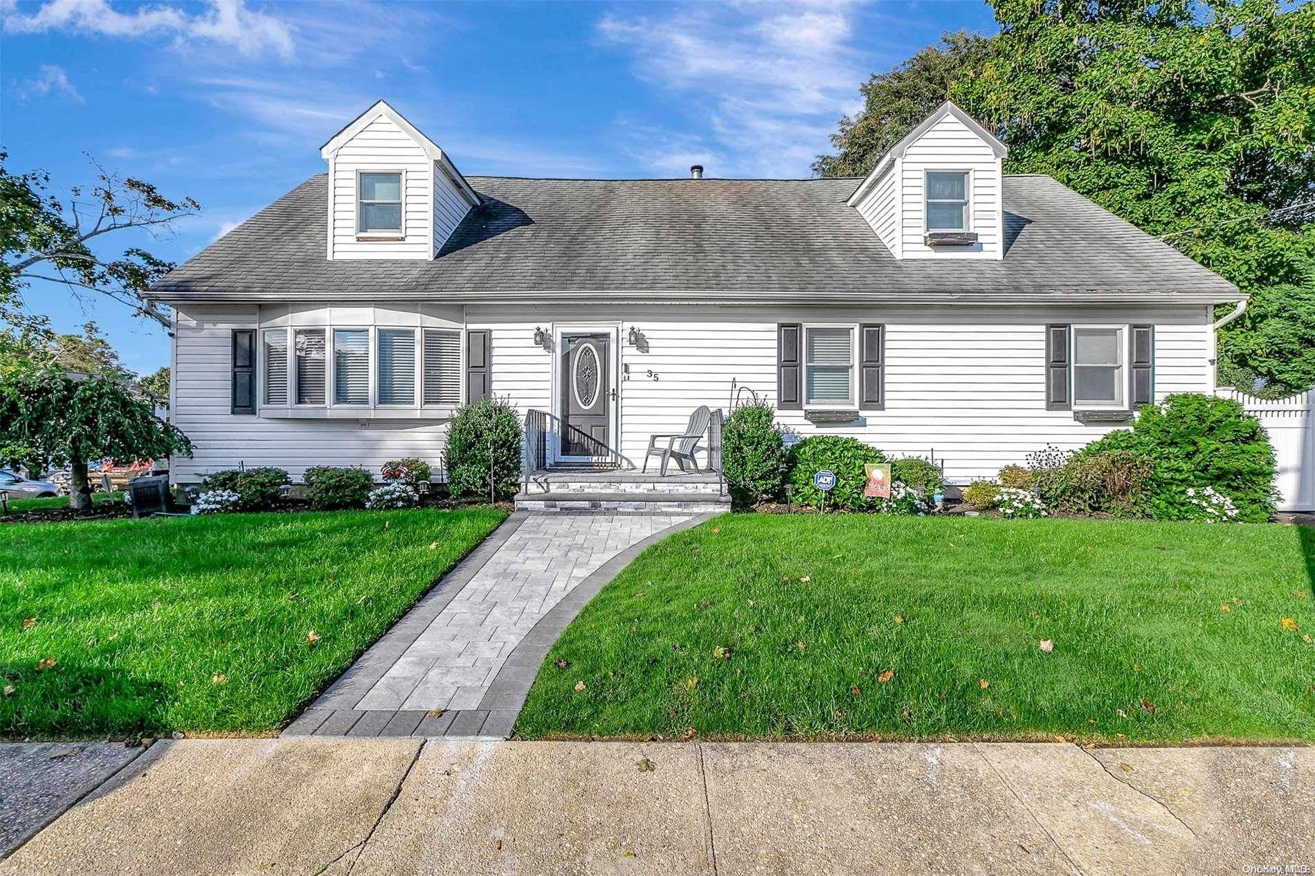 East Northport, NY 11731,35 Georgia ST
