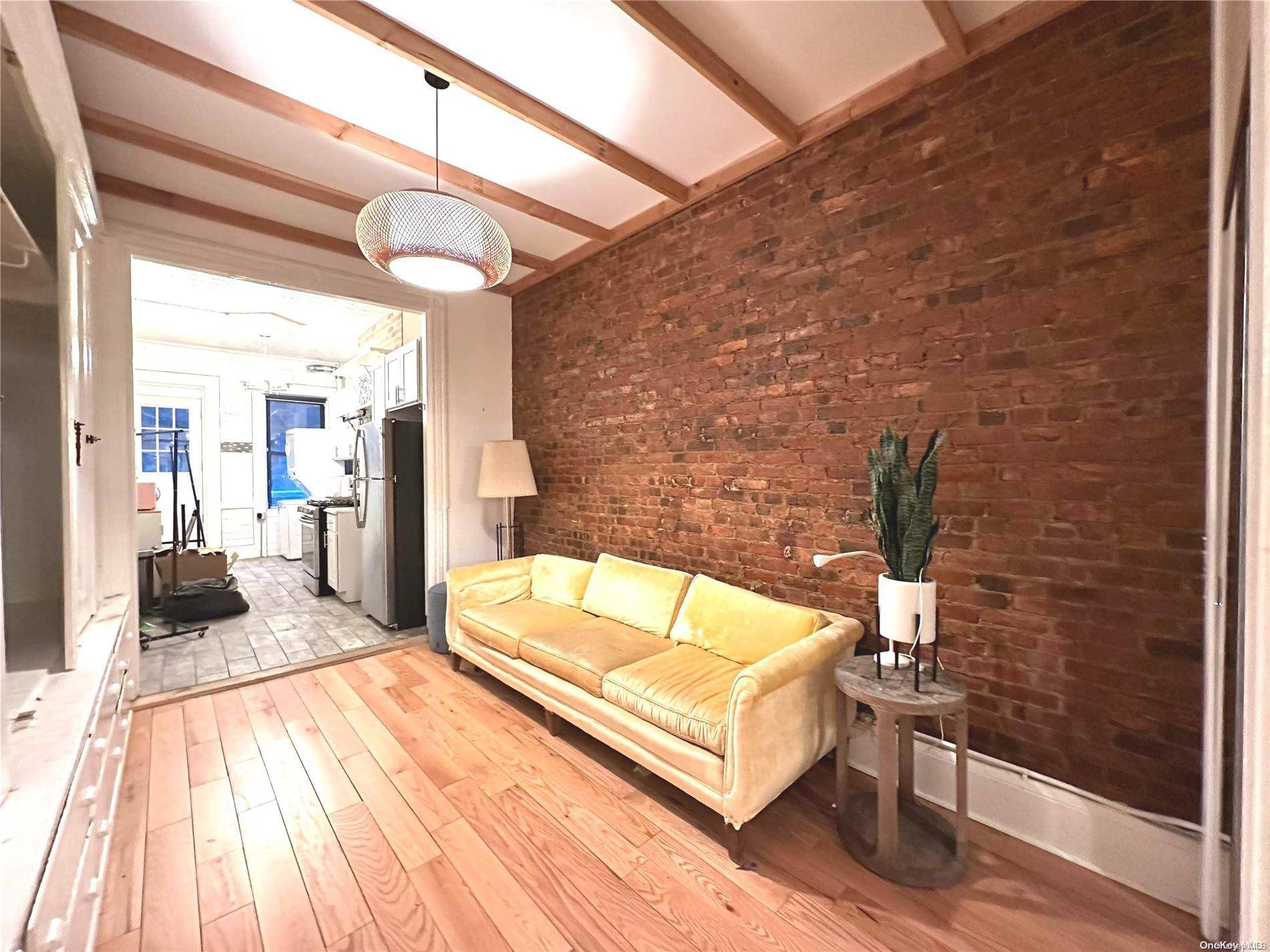 Brooklyn, NY 11222,242 Kingsland AVE