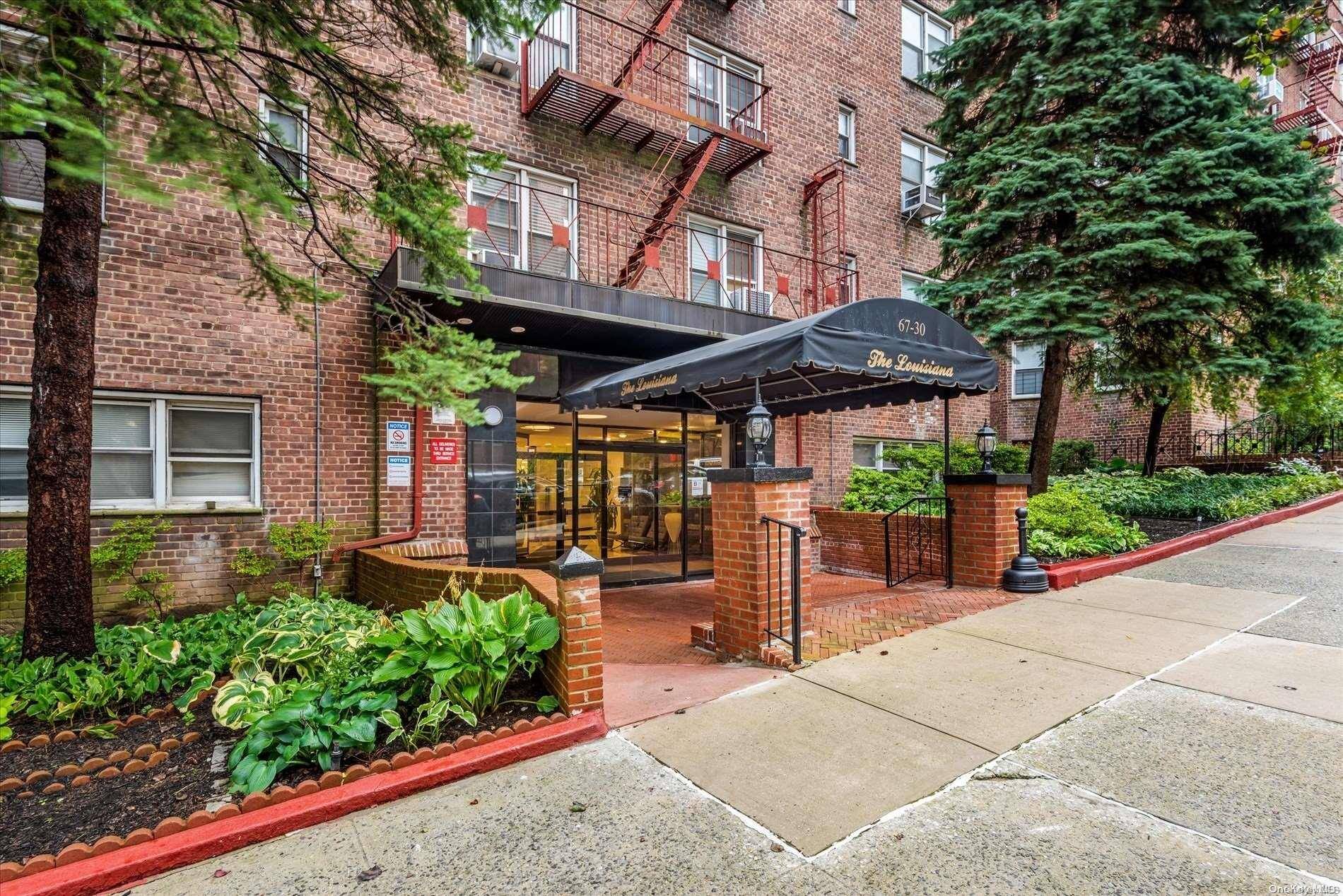 Forest Hills, NY 11375,67-30 Clyde ST #3N