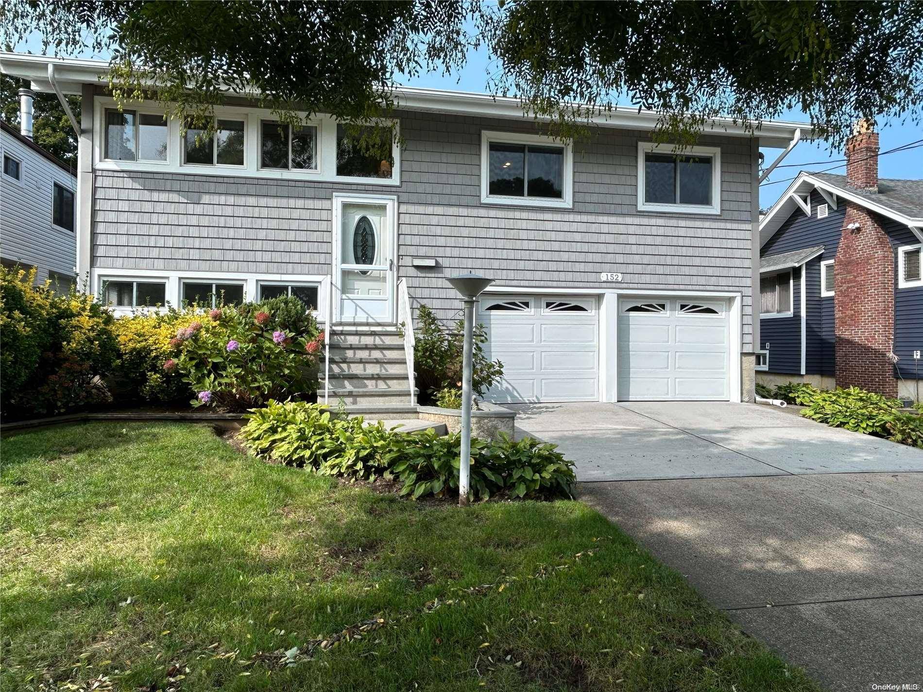 Freeport, NY 11520,152 East AVE