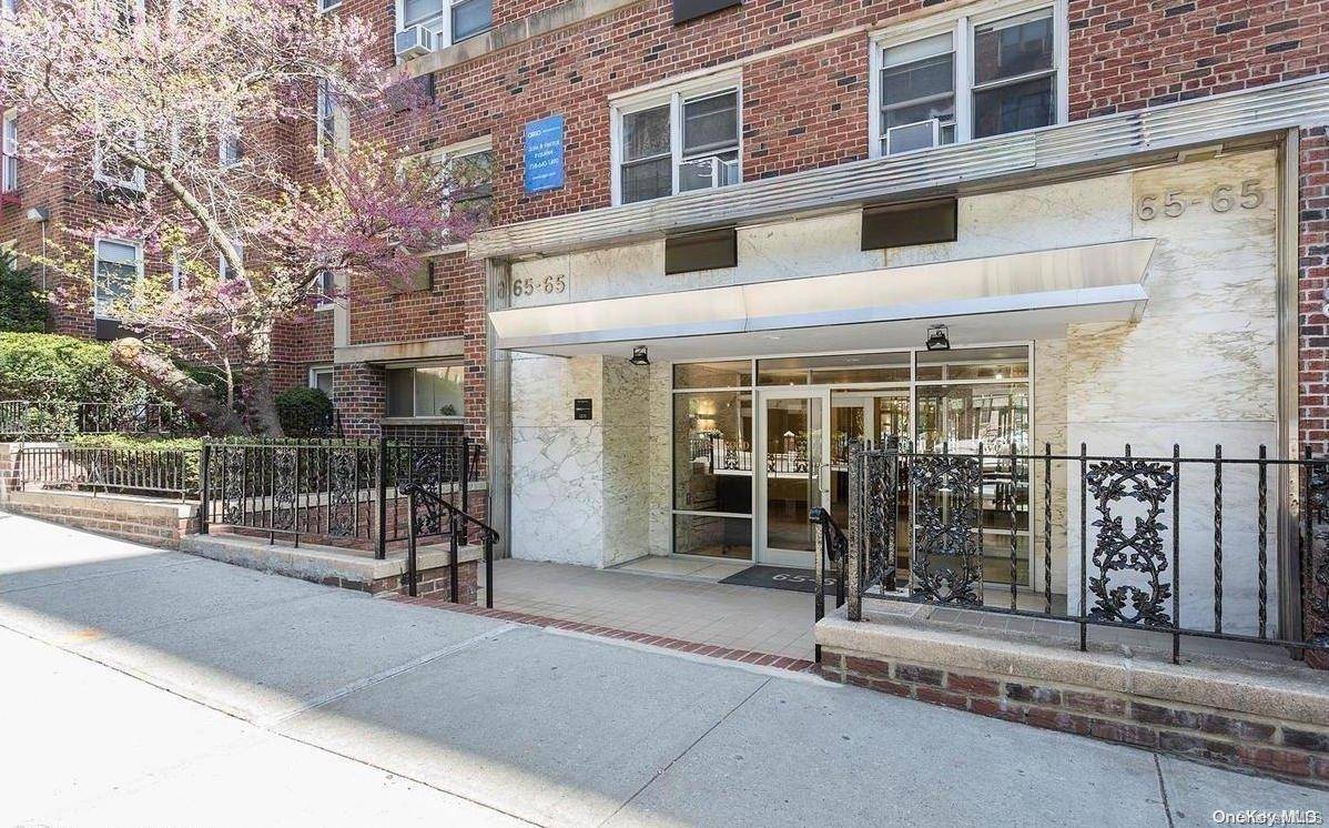 Rego Park, NY 11374,65-65 Wetherole ST #1W