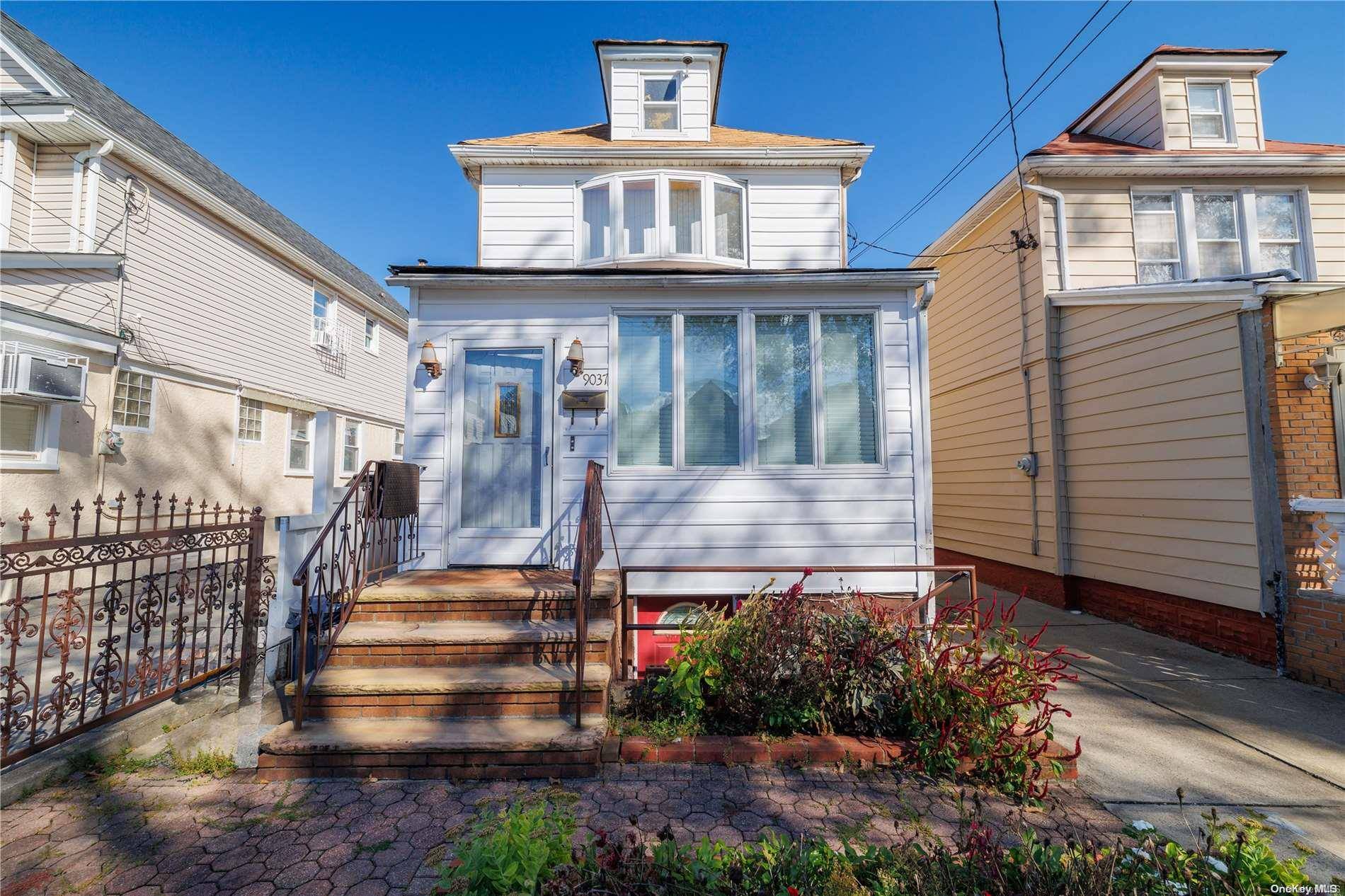 Jamaica, NY 11423,90-37 186th ST