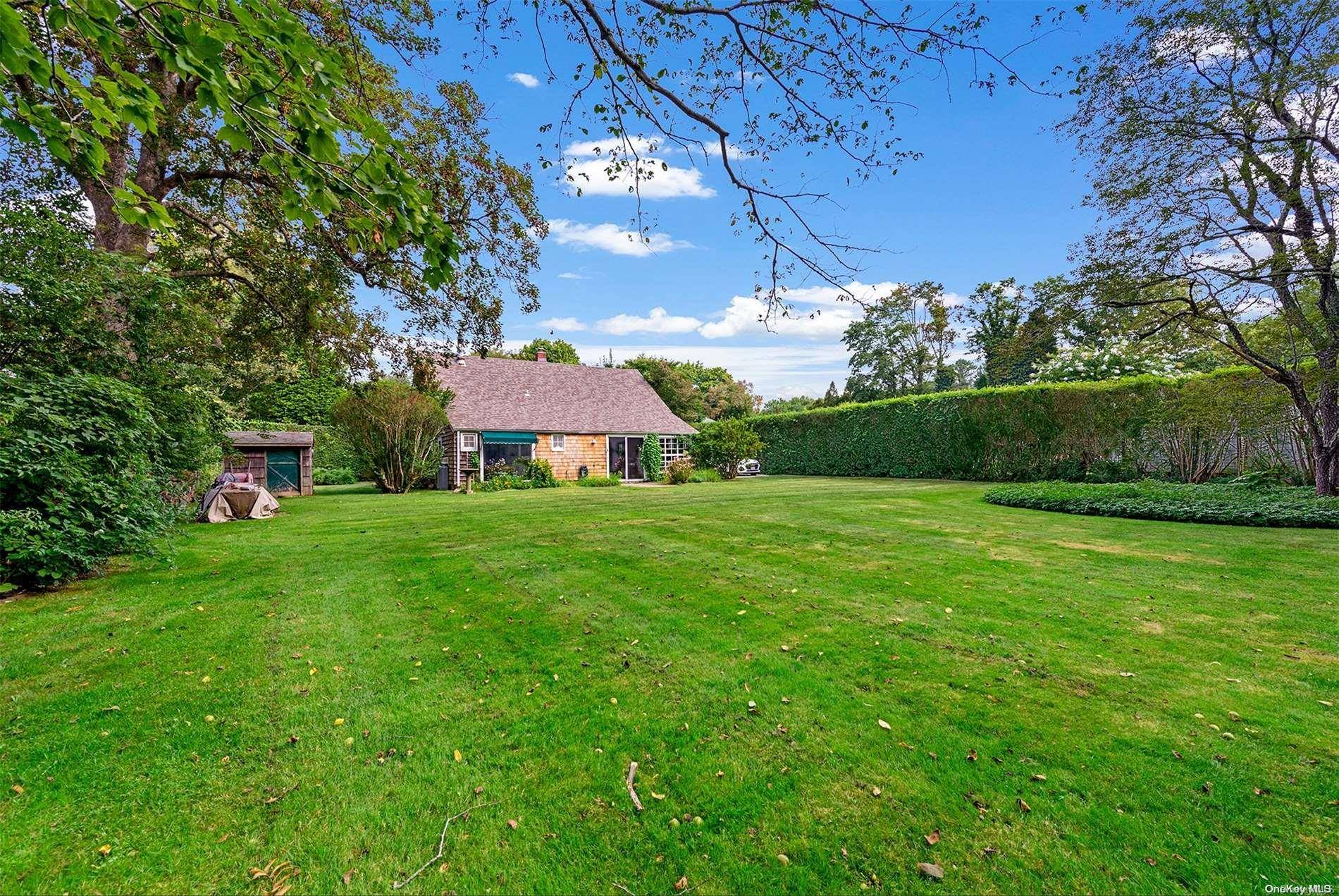 East Hampton, NY 11937,88 Pantigo RD