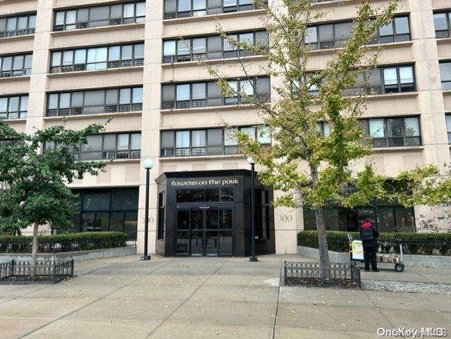 New York (manhattan), NY 10026,300 W 110th ST #6D