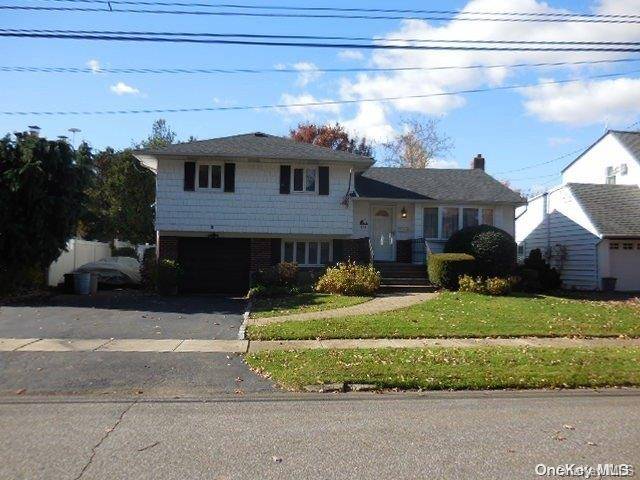 Massapequa Park, NY 11762,474 Eastlake AVE
