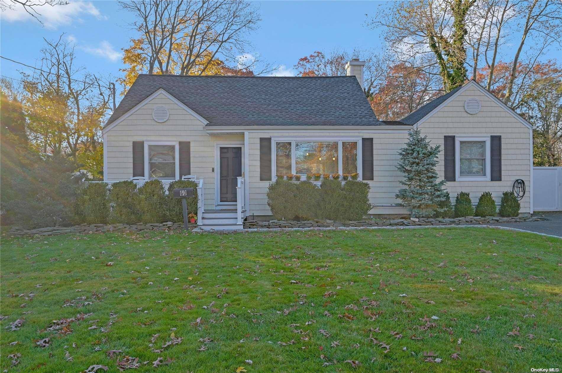 West Islip, NY 11795,60 Gladstone AVE