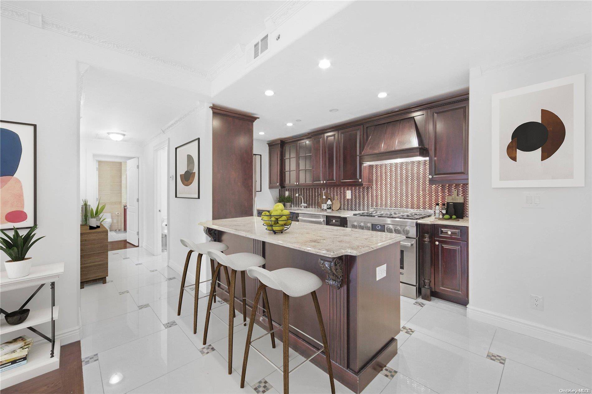 Rego Park, NY 11374,63-36 99th ST #6E