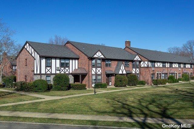 North Babylon, NY 11703,1752 August Rd #1753