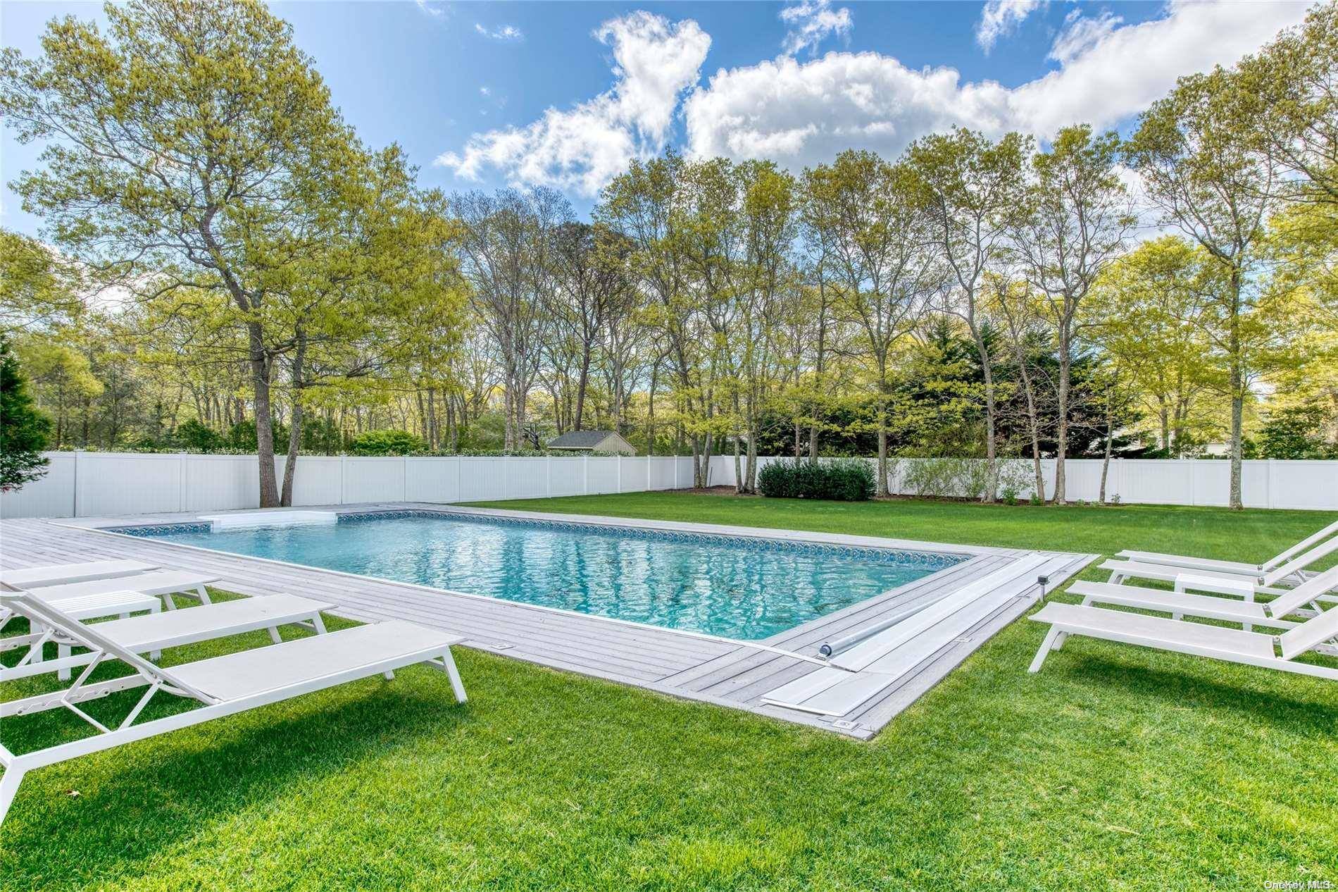 East Quogue, NY 11942,11 Wild Cherry LN