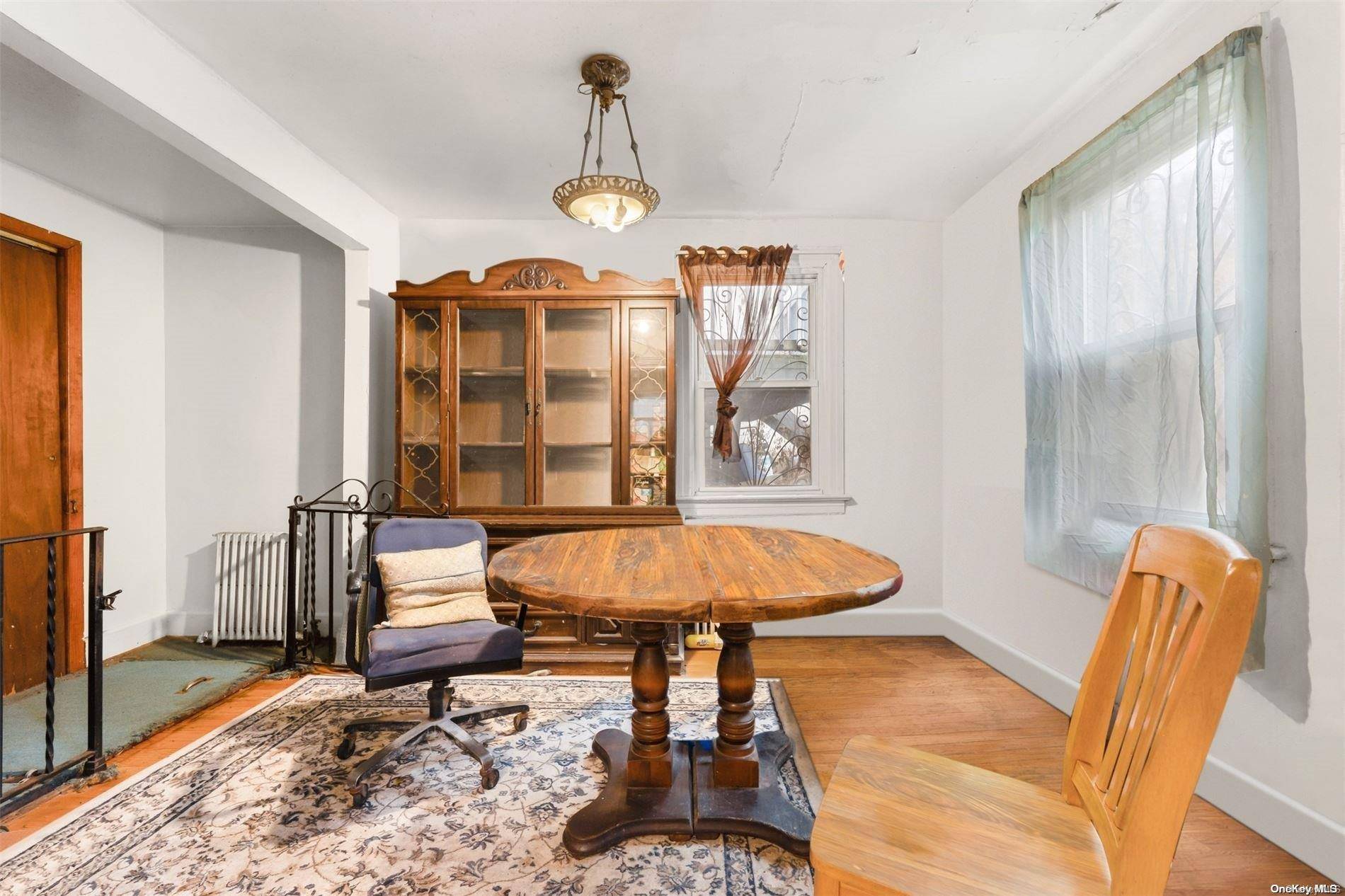 Staten Island, NY 10301,19 Tilden ST