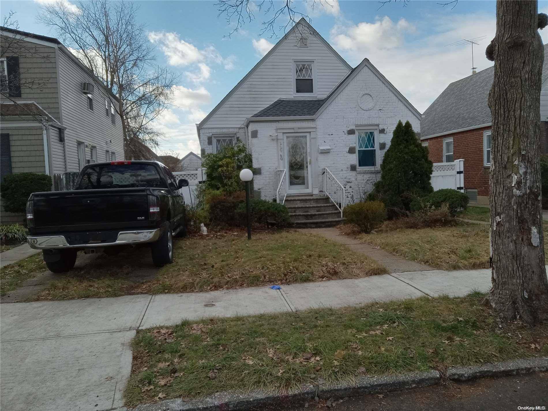 Laurelton, NY 11413,229-40 129