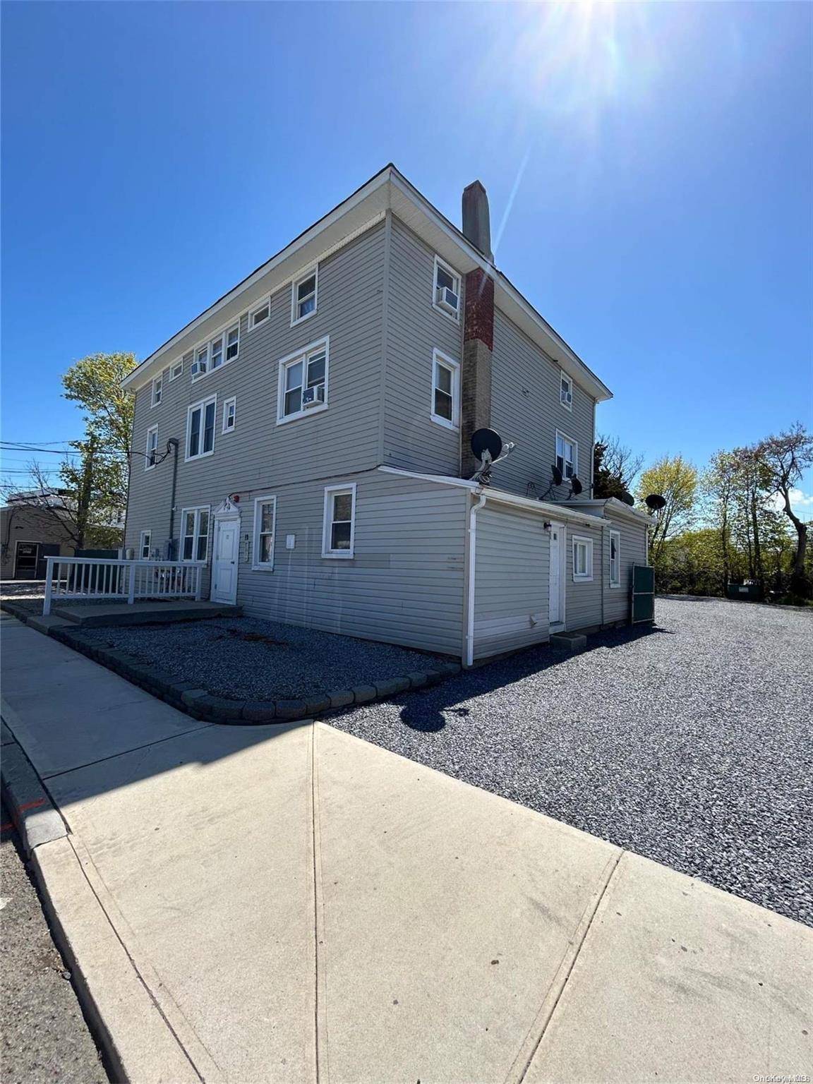 Port Jefferson, NY 11777,12 Linden