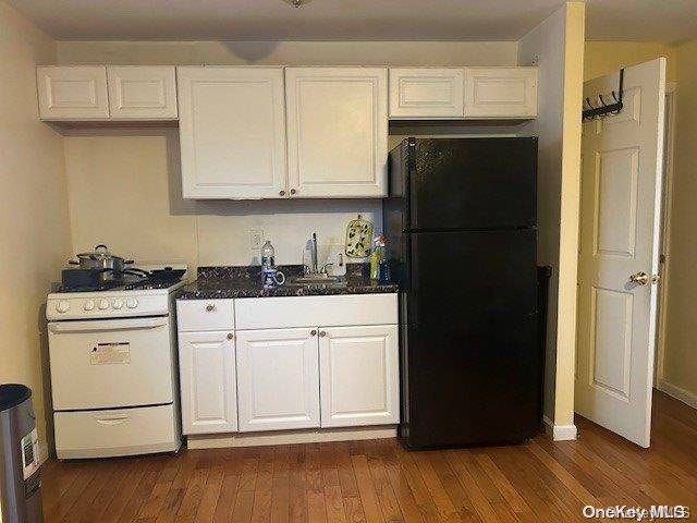 East Elmhurst, NY 11370,81-07 Astoria BLVD