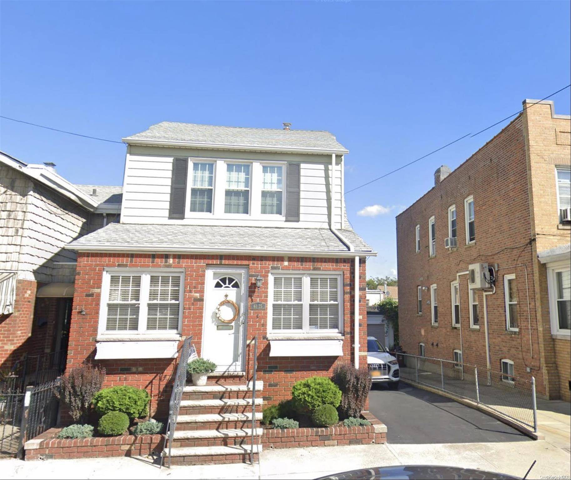 Maspeth, NY 11378,61-25 Maspeth AVE