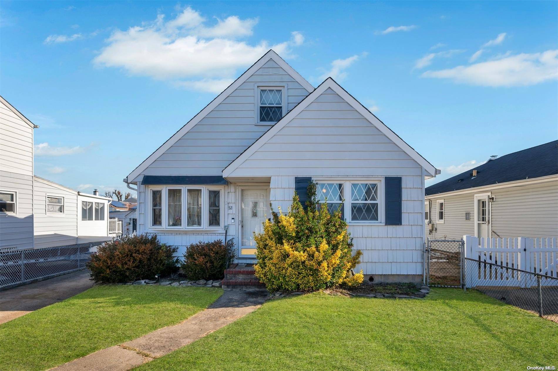 Amity Harbor, NY 11701,52 Coolidge AVE