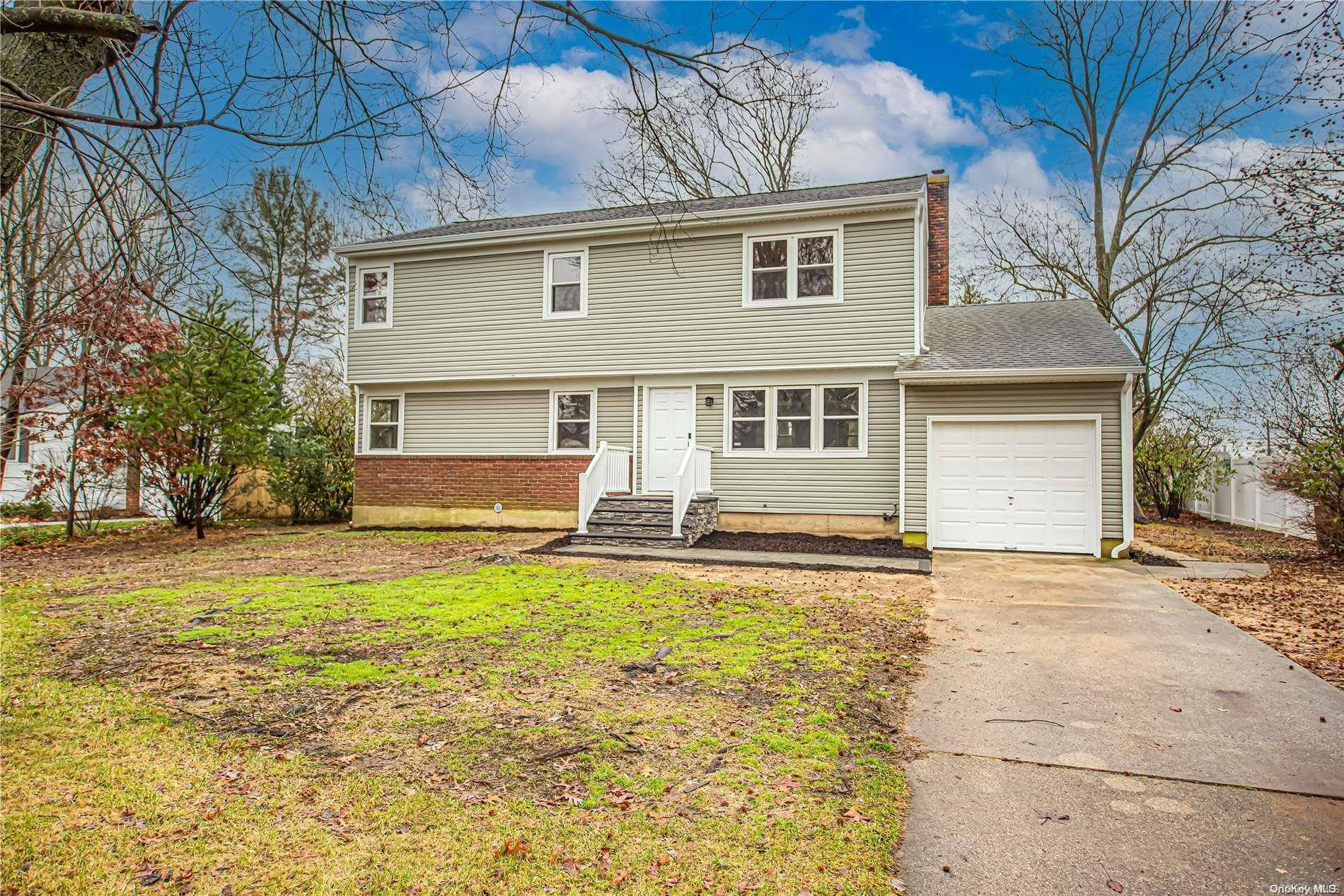 Kings Park, NY 11754,7 Mapleview PL