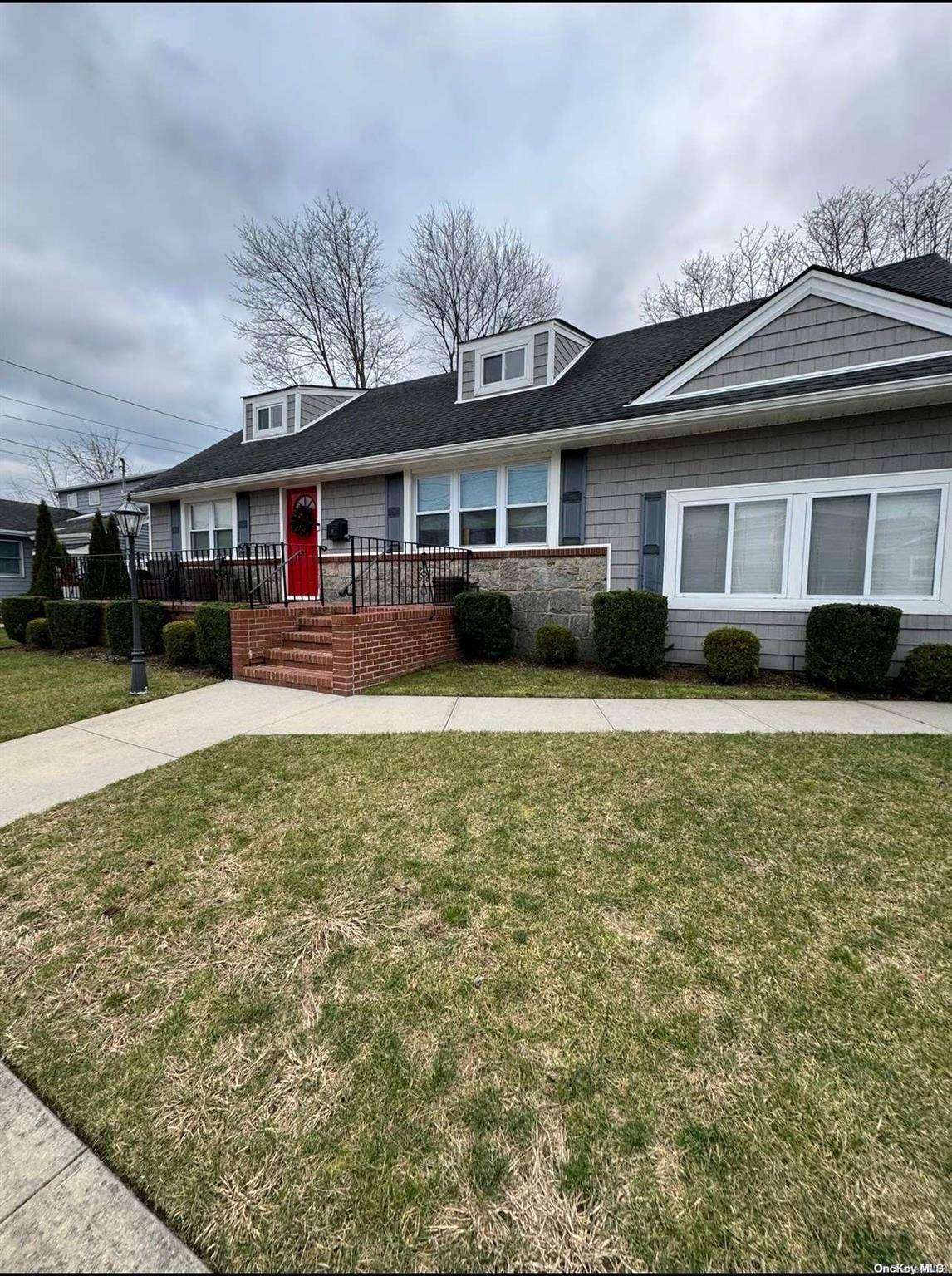 Island Park, NY 11558,14 Southard DR #2