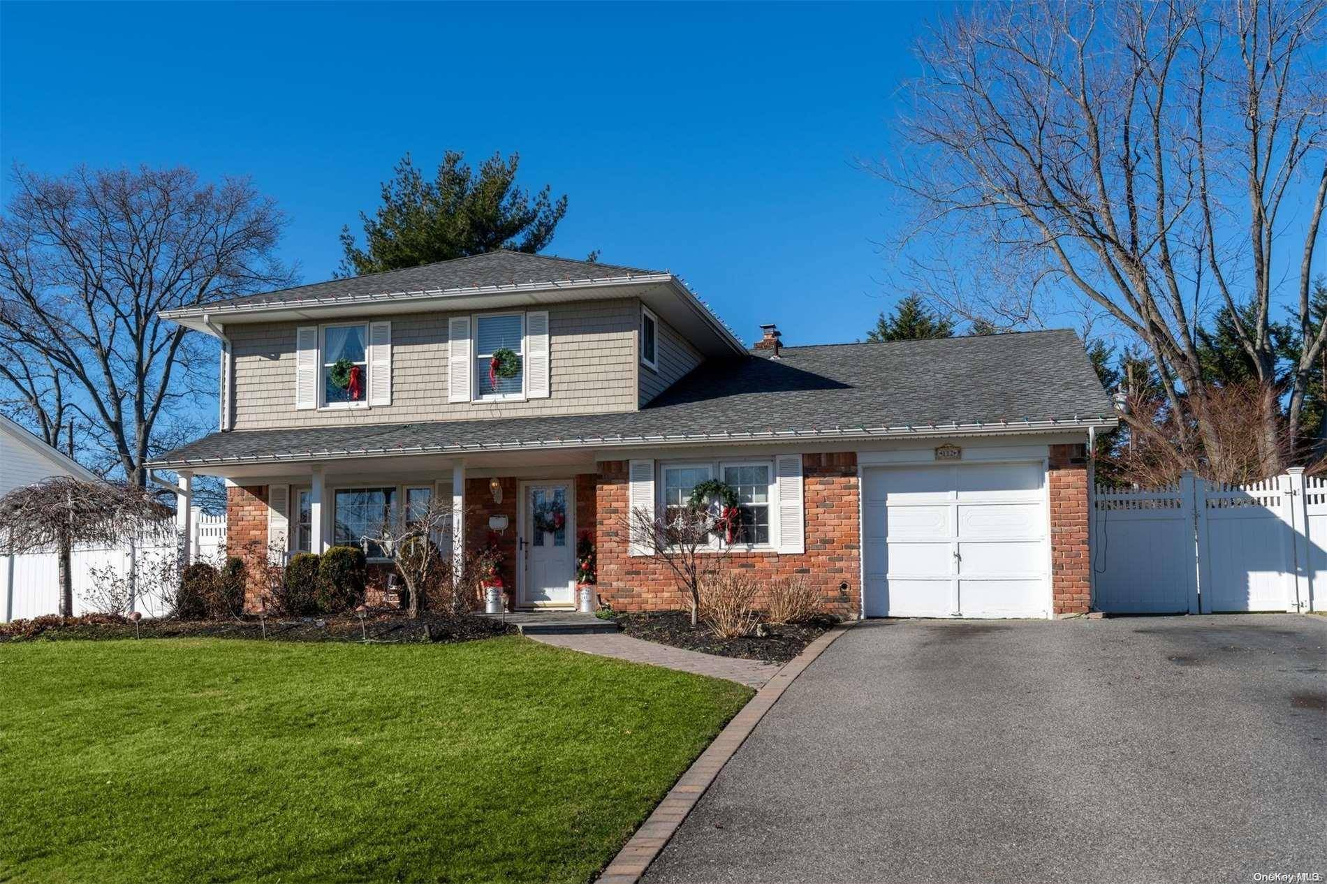 Smithtown, NY 11787,112 Fifty Acre RD