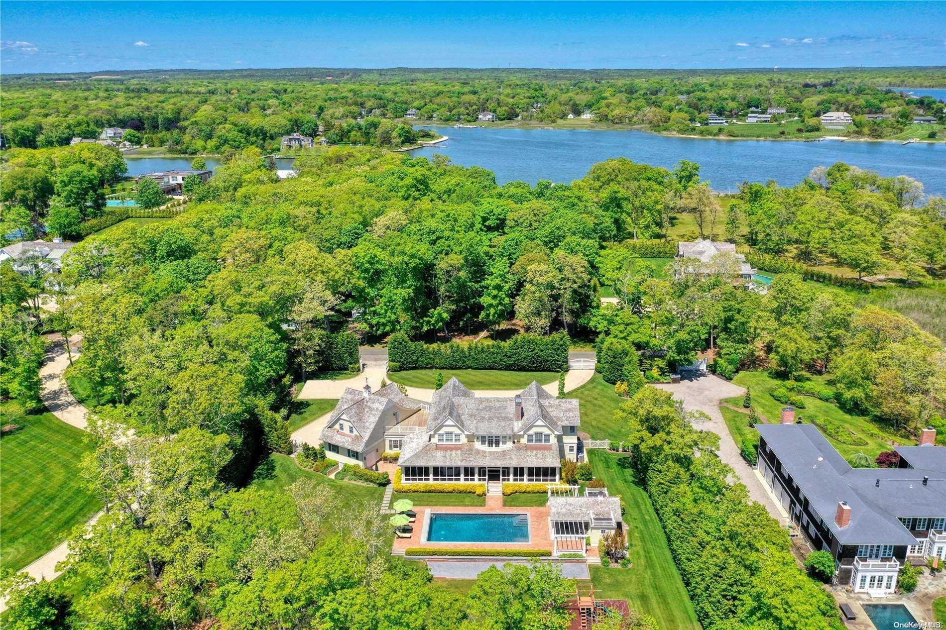 Quogue, NY 11959,28 Bay RD