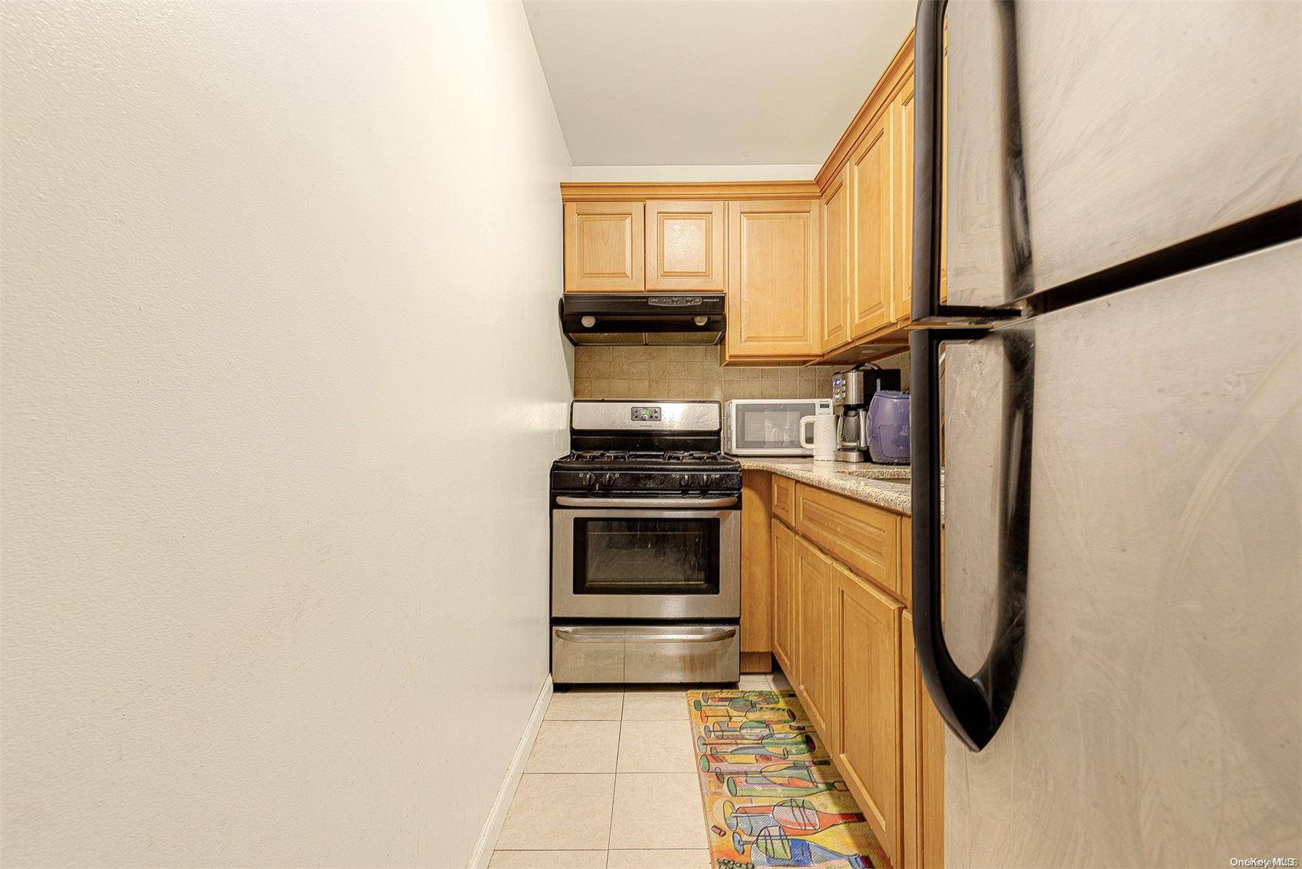 Rego Park, NY 11374,87-30 62nd AVE #6F