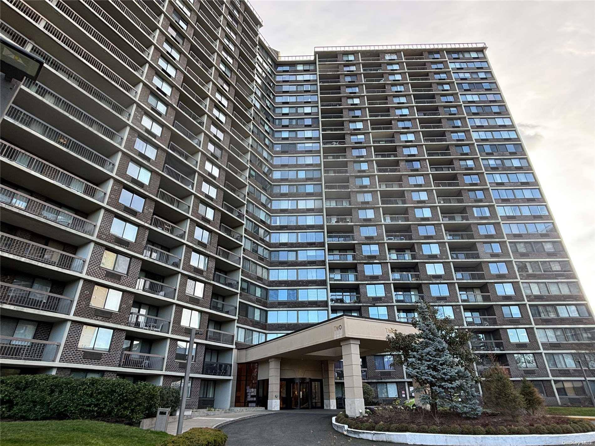 Bayside, NY 11360,2 Bay Club DR #3O