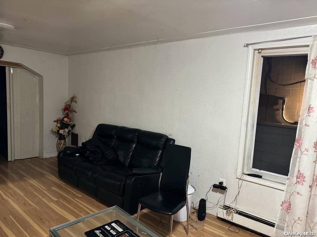 Woodside, NY 11377,58-15 32nd AVE