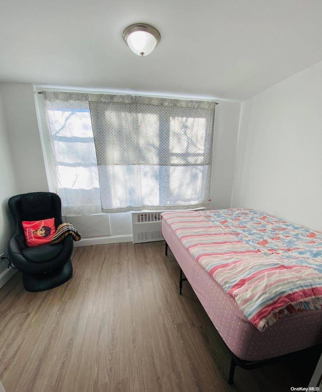 Elmhurst, NY 11373,83-30 Vietor AVE #7C