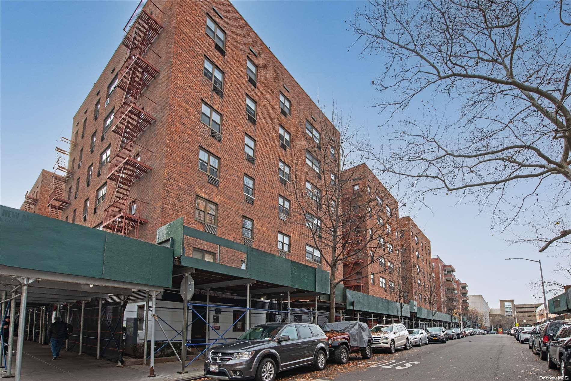 Elmhurst, NY 11373,94-30 58 AVE #3A