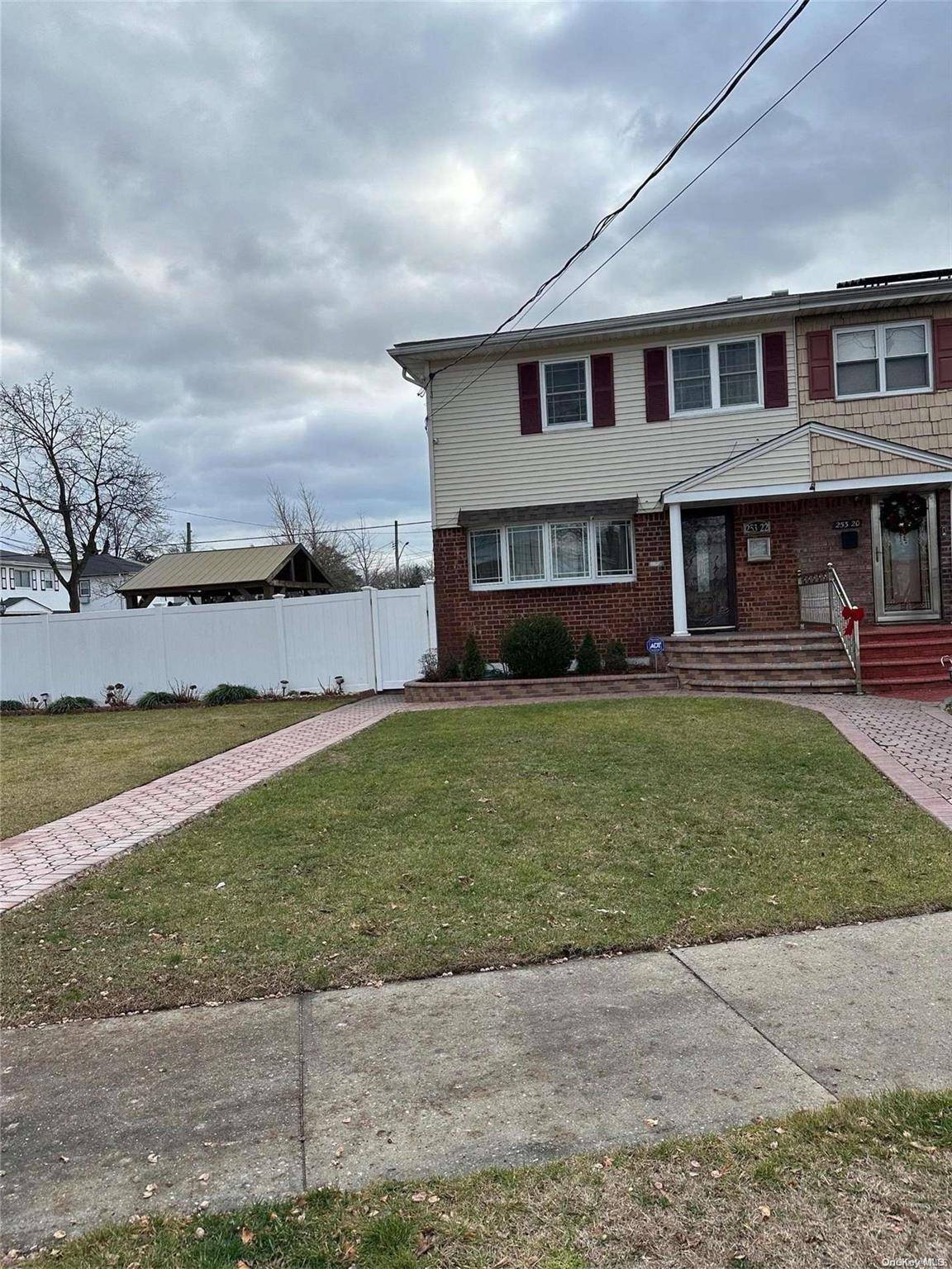 Rosedale, NY 11422,253-22 147 Avenue