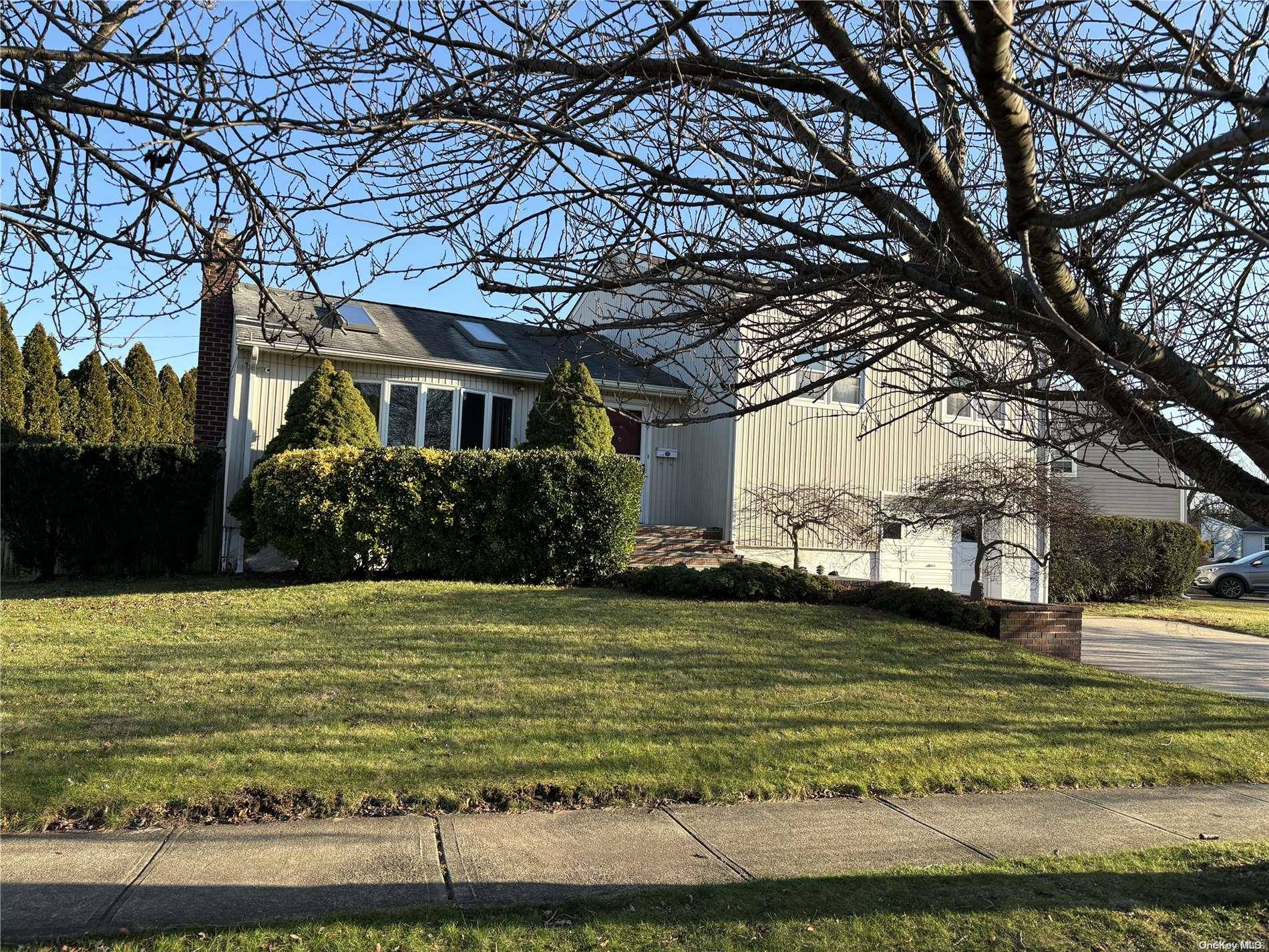 Plainview, NY 11803,30 Audley CIR