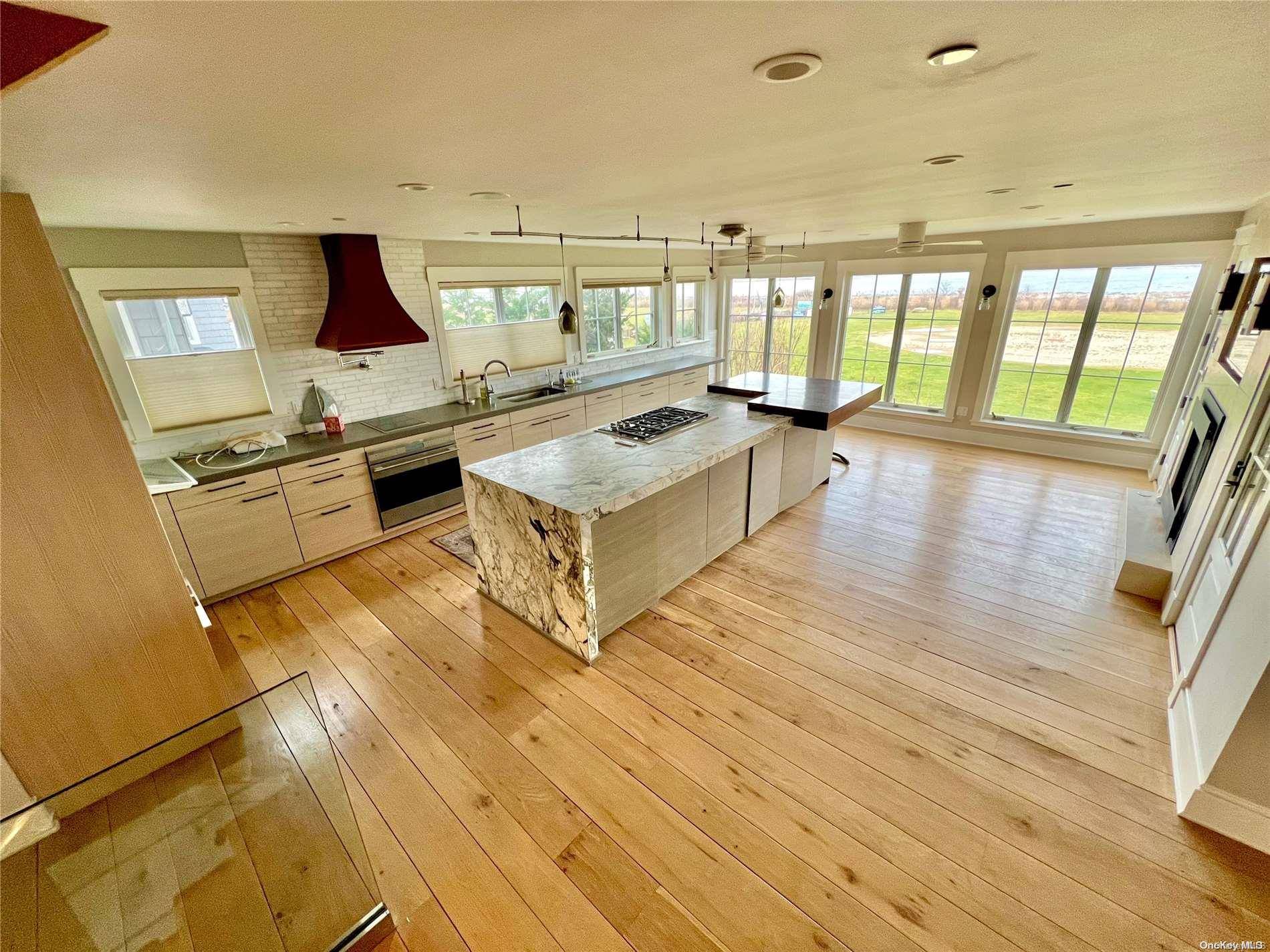 Point Lookout, NY 11569,36 Mineola