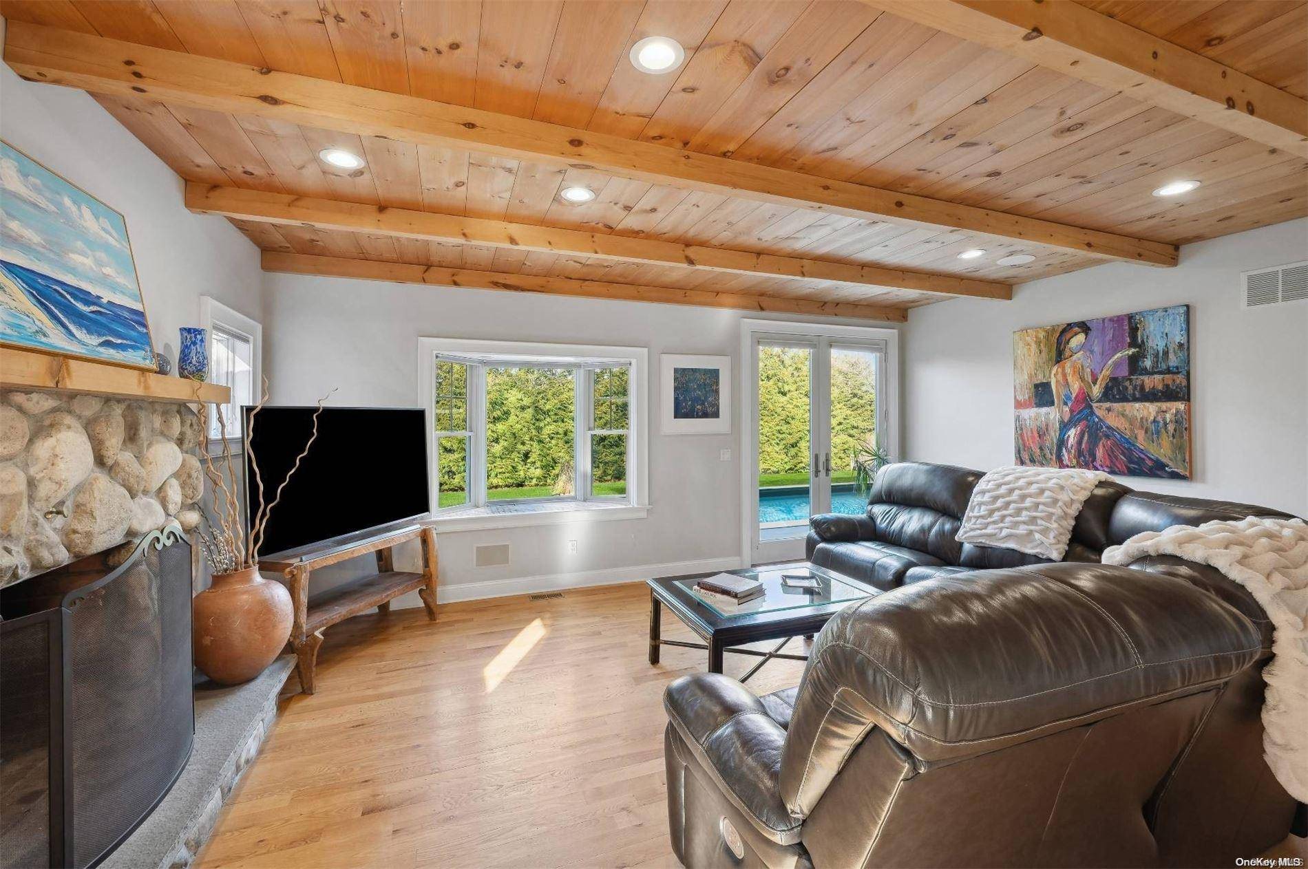 Southampton, NY 11968,15 Fern RD