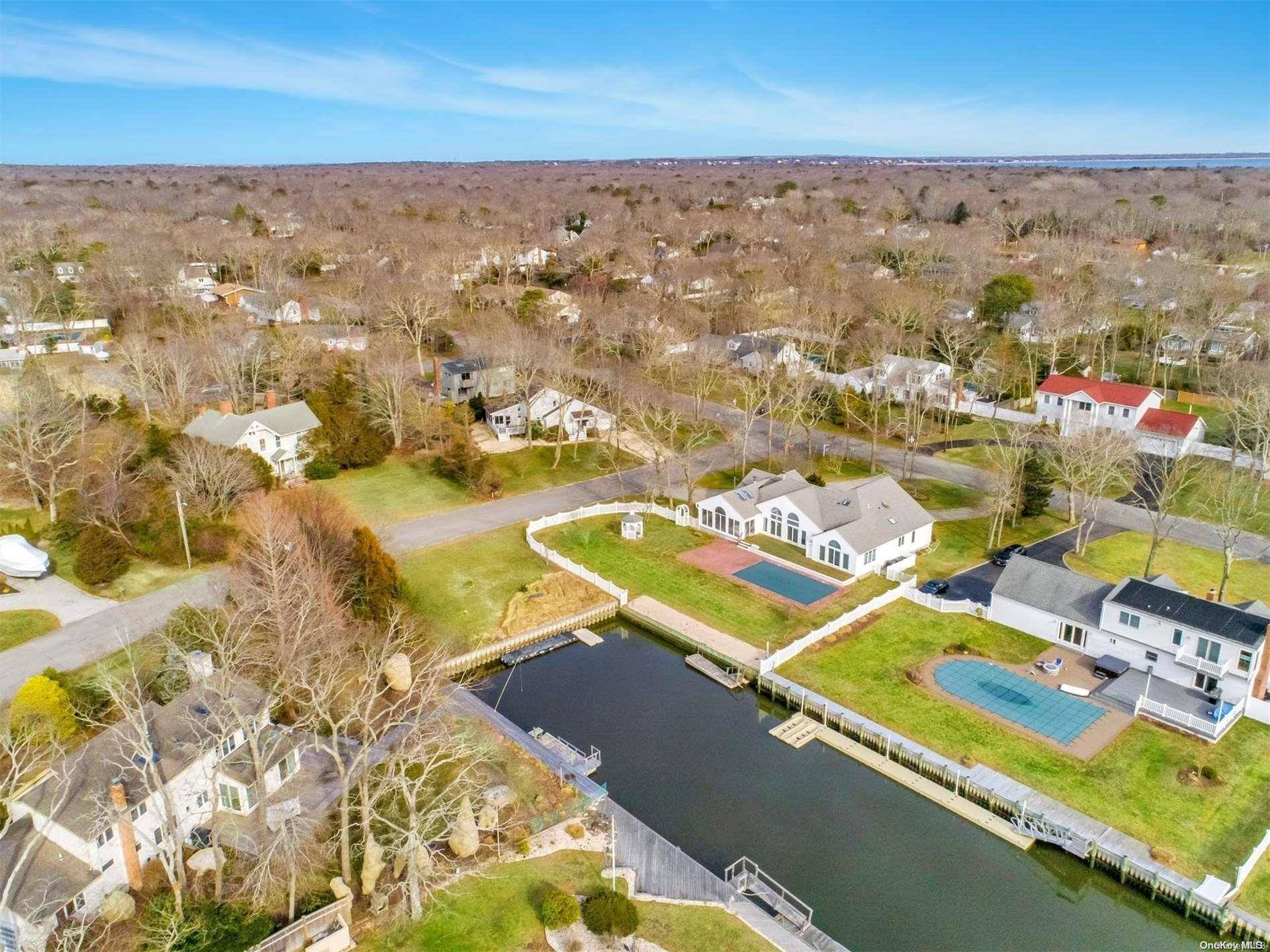 Hampton Bays, NY 11946,1 Canal WAY