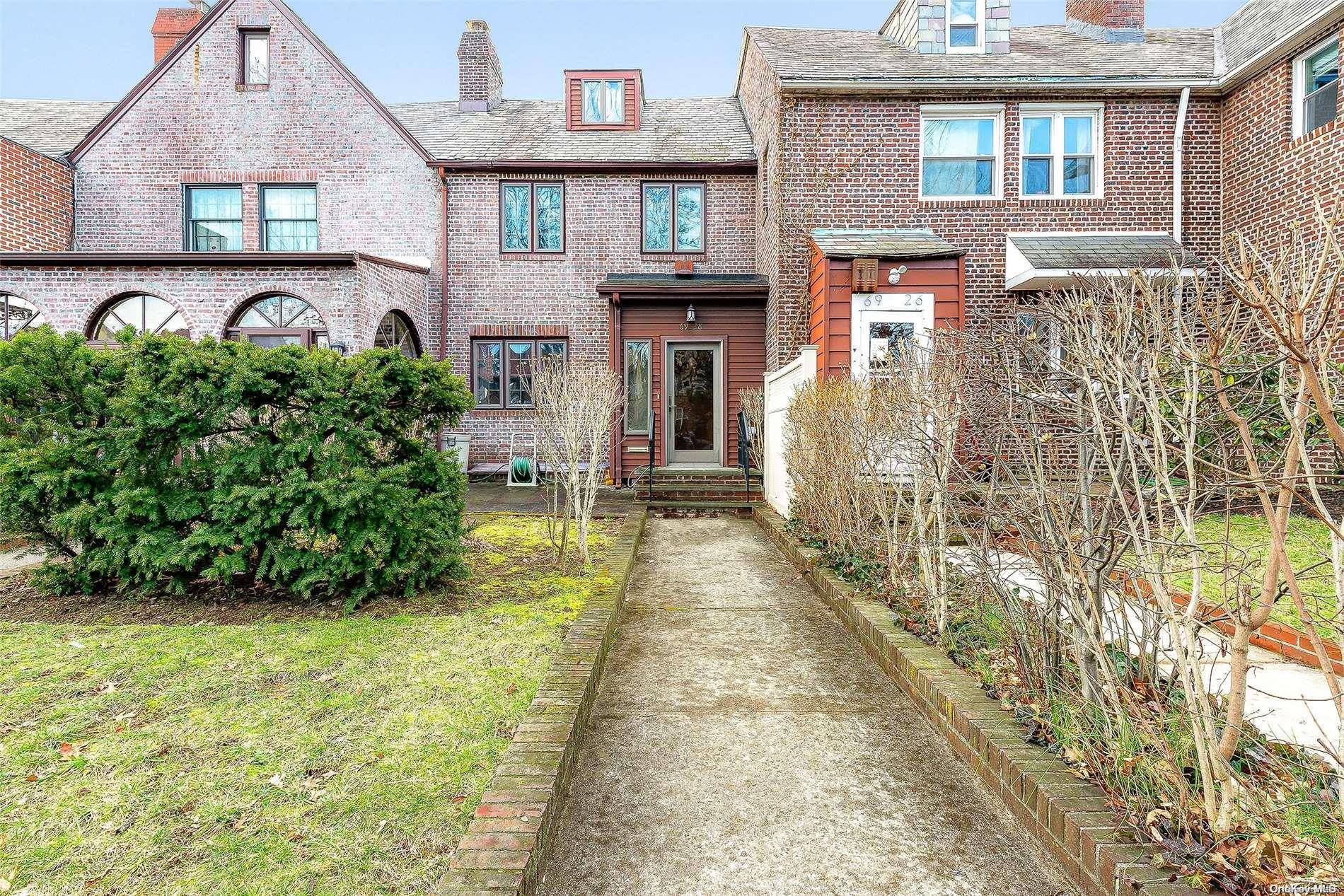 Forest Hills, NY 11375,69-28 Fleet ST