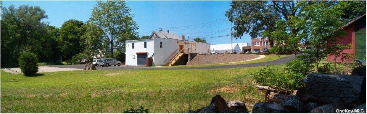 Riverhead, NY 11901,651 Main St. #B