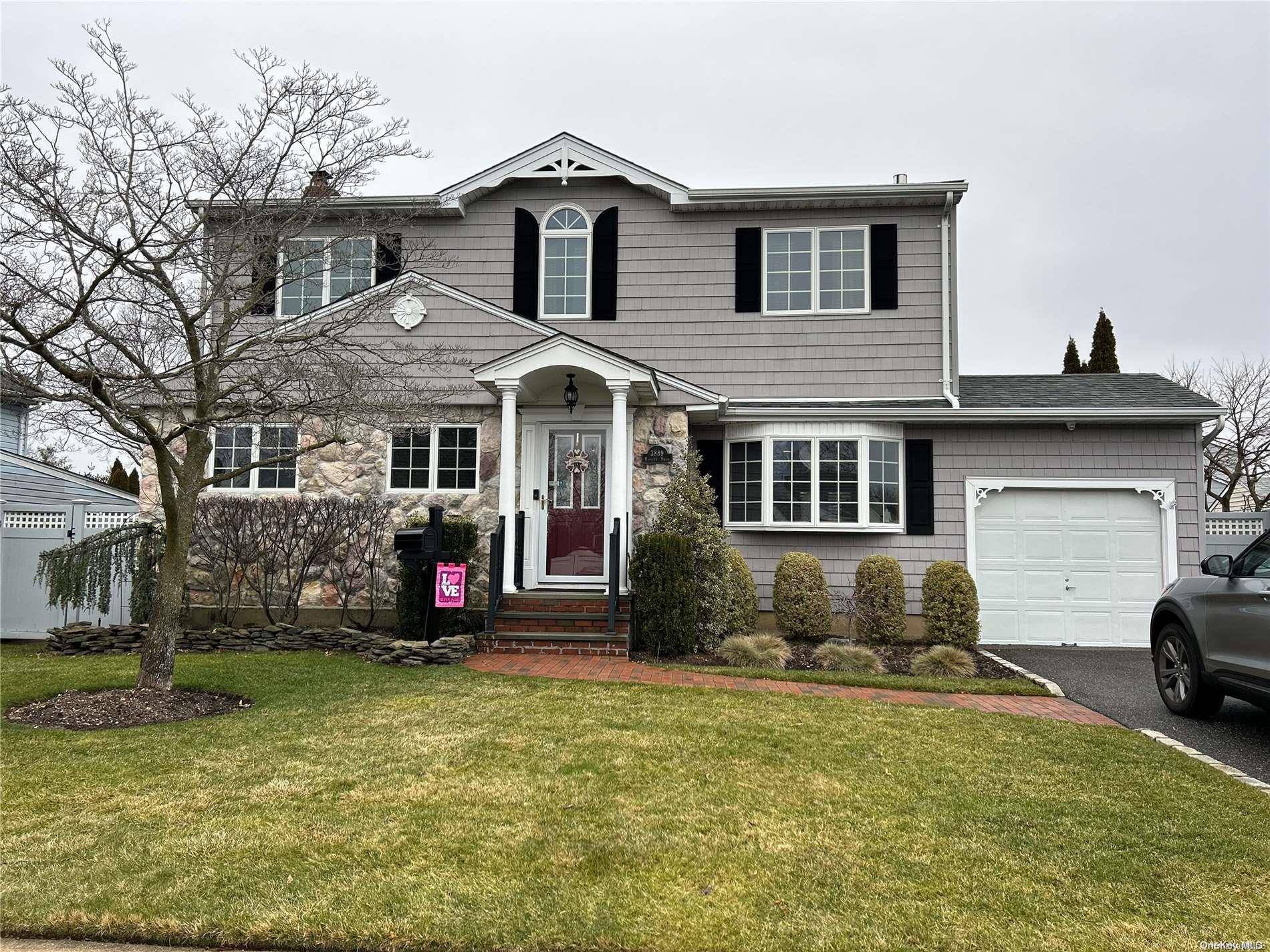 Seaford, NY 11783,3889 Marilyn DR