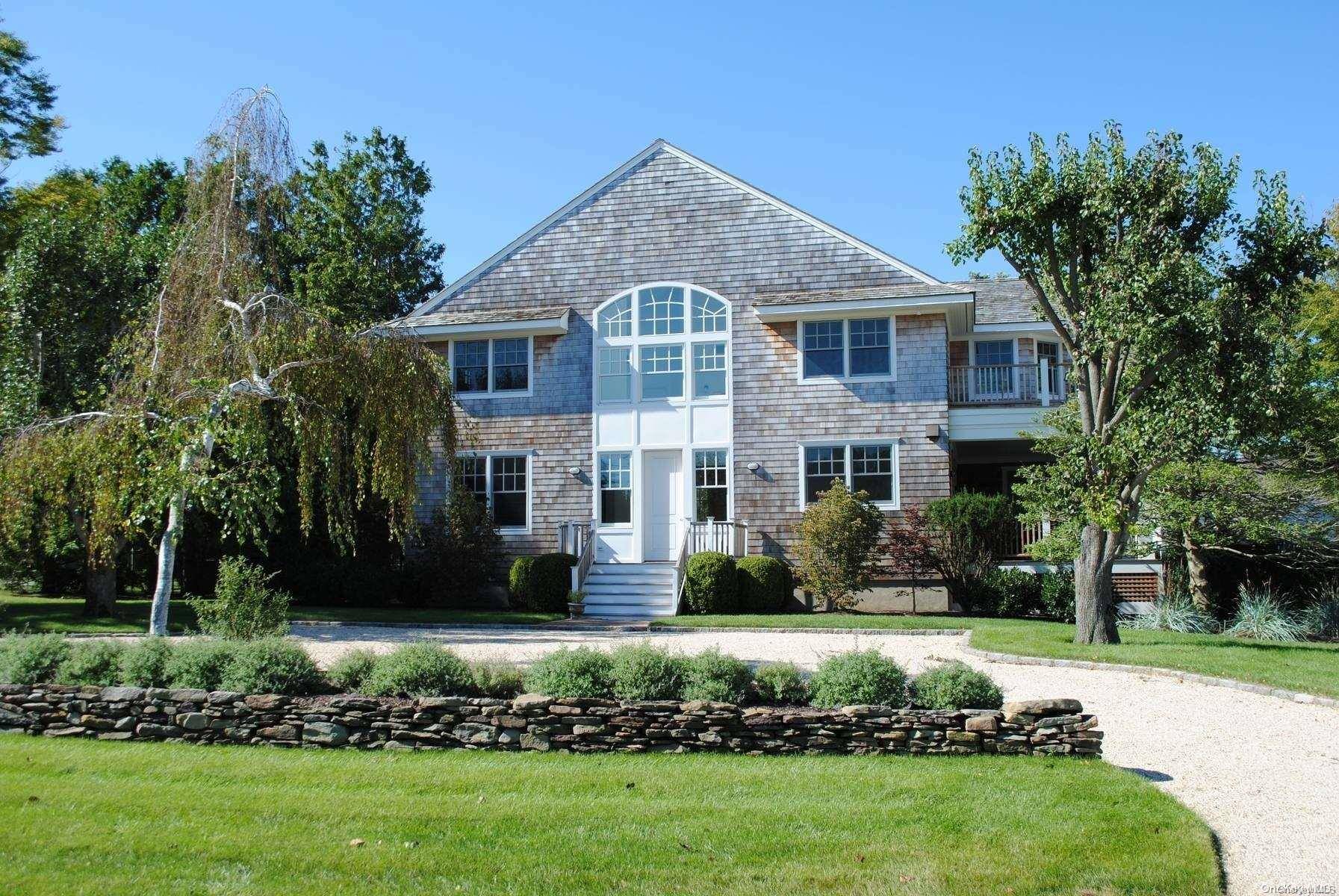 Quogue, NY 11959,35 Quaquanantuck LN