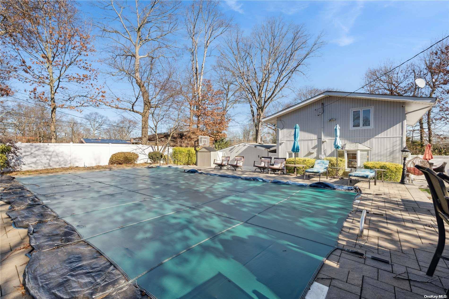 Commack, NY 11725,72 Shinbone LN
