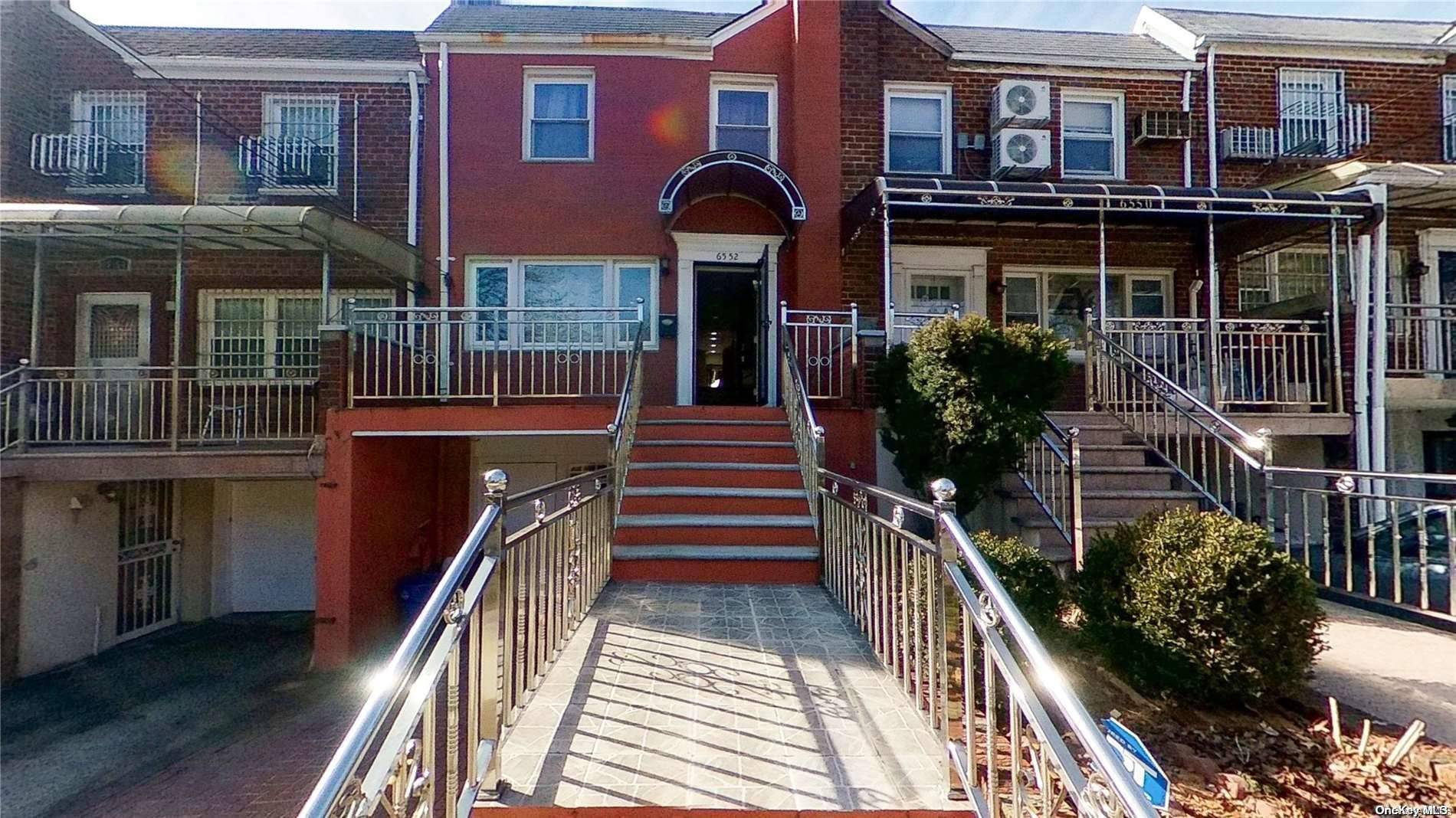 Rego Park, NY 11374,65-52 Alderton ST