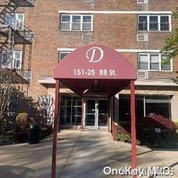 Howard Beach, NY 11414,151-25 88 ST #4D