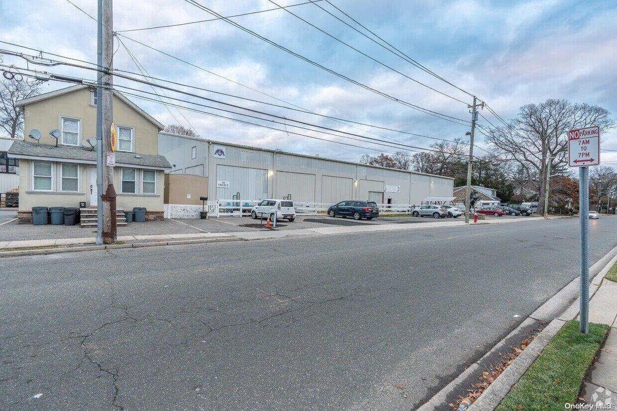 West Hempstead, NY 11552,613-641 Eagle AVE