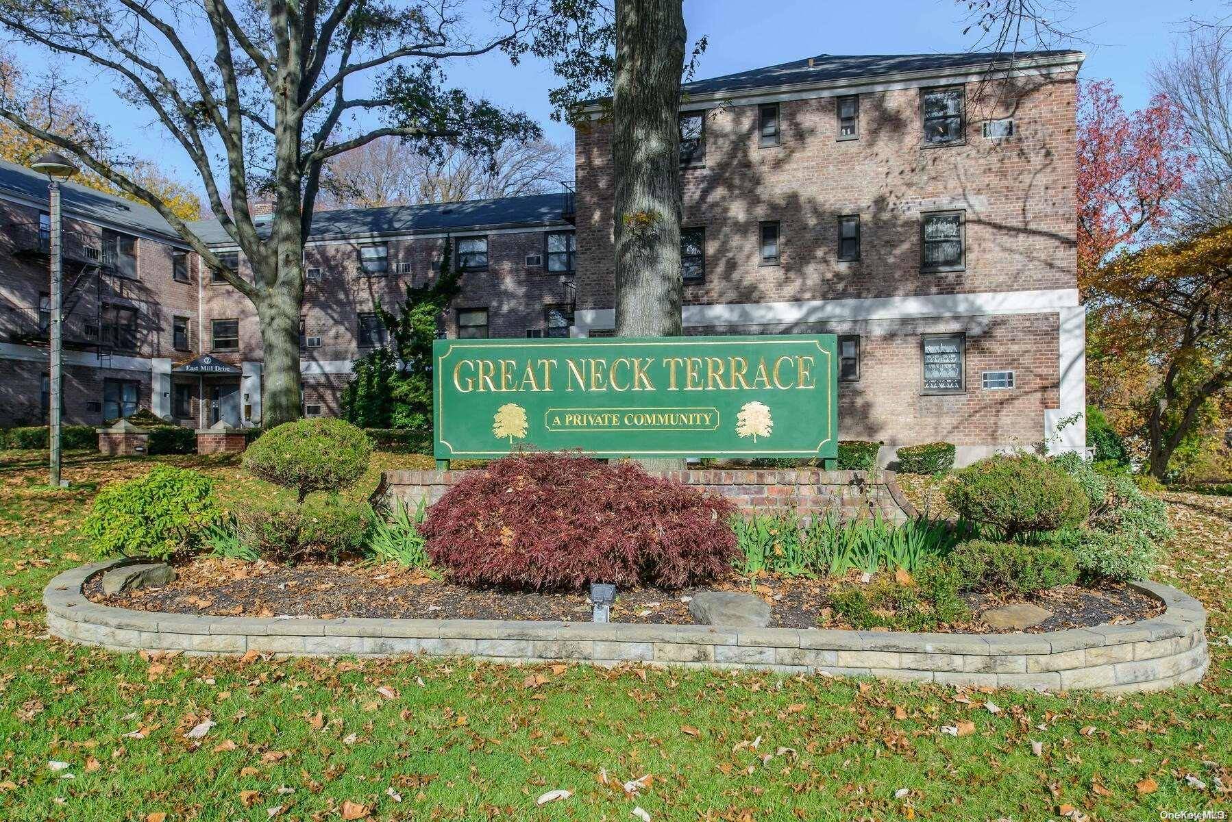 Great Neck, NY 11021,3 East Mill DR #1A