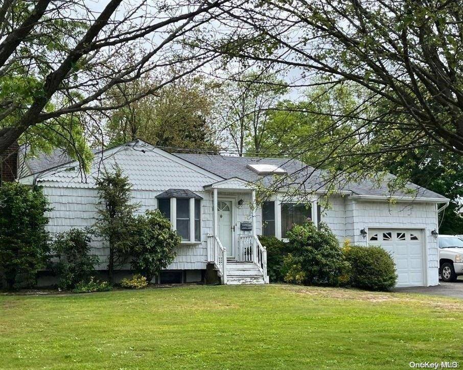 Islip Terrace, NY 11752,187 Audwin DR