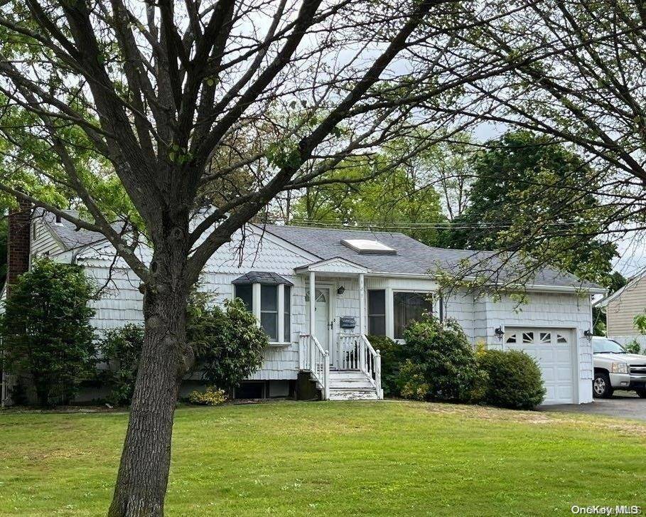 Islip Terrace, NY 11752,187 Audwin DR