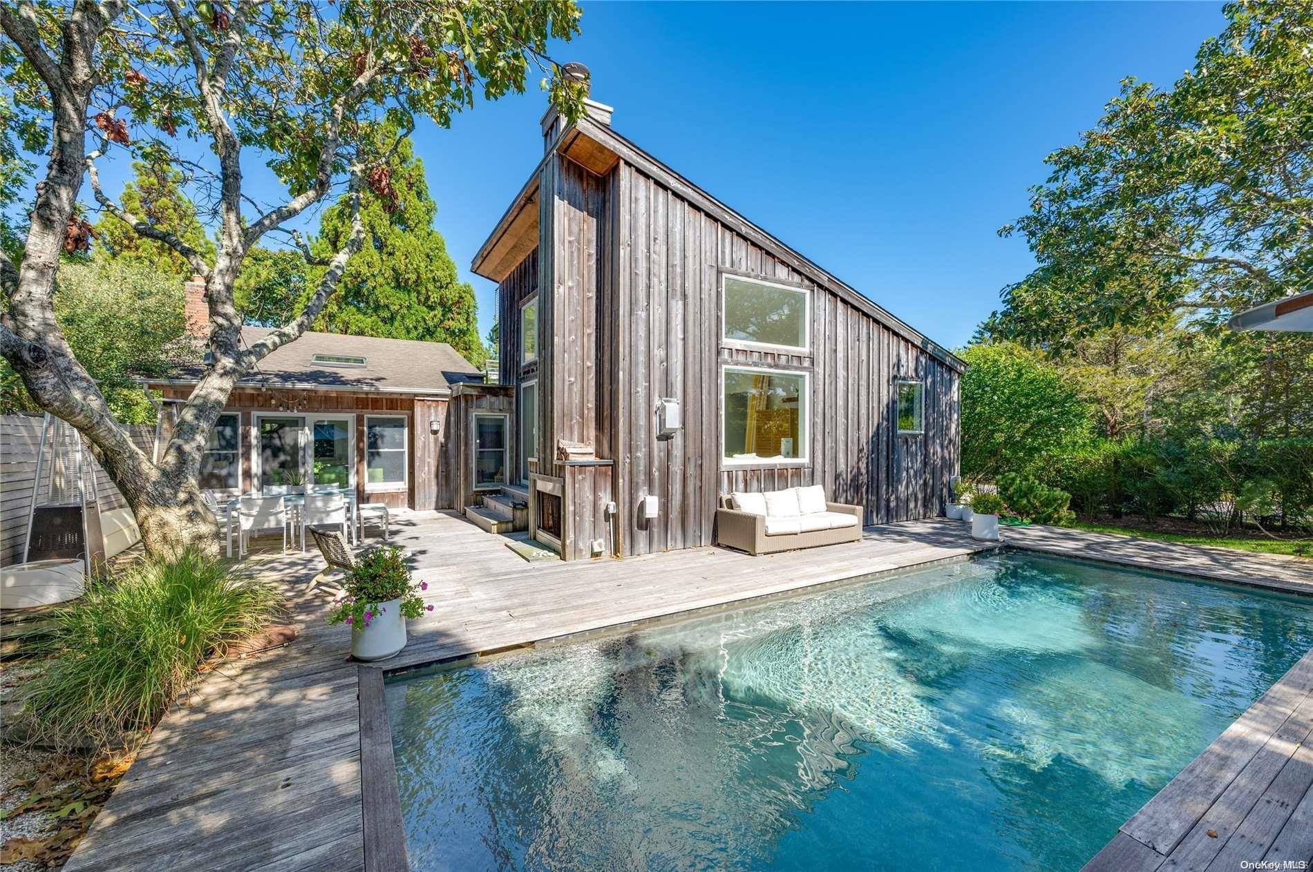 Amagansett, NY 11930,33 Bayberry LN