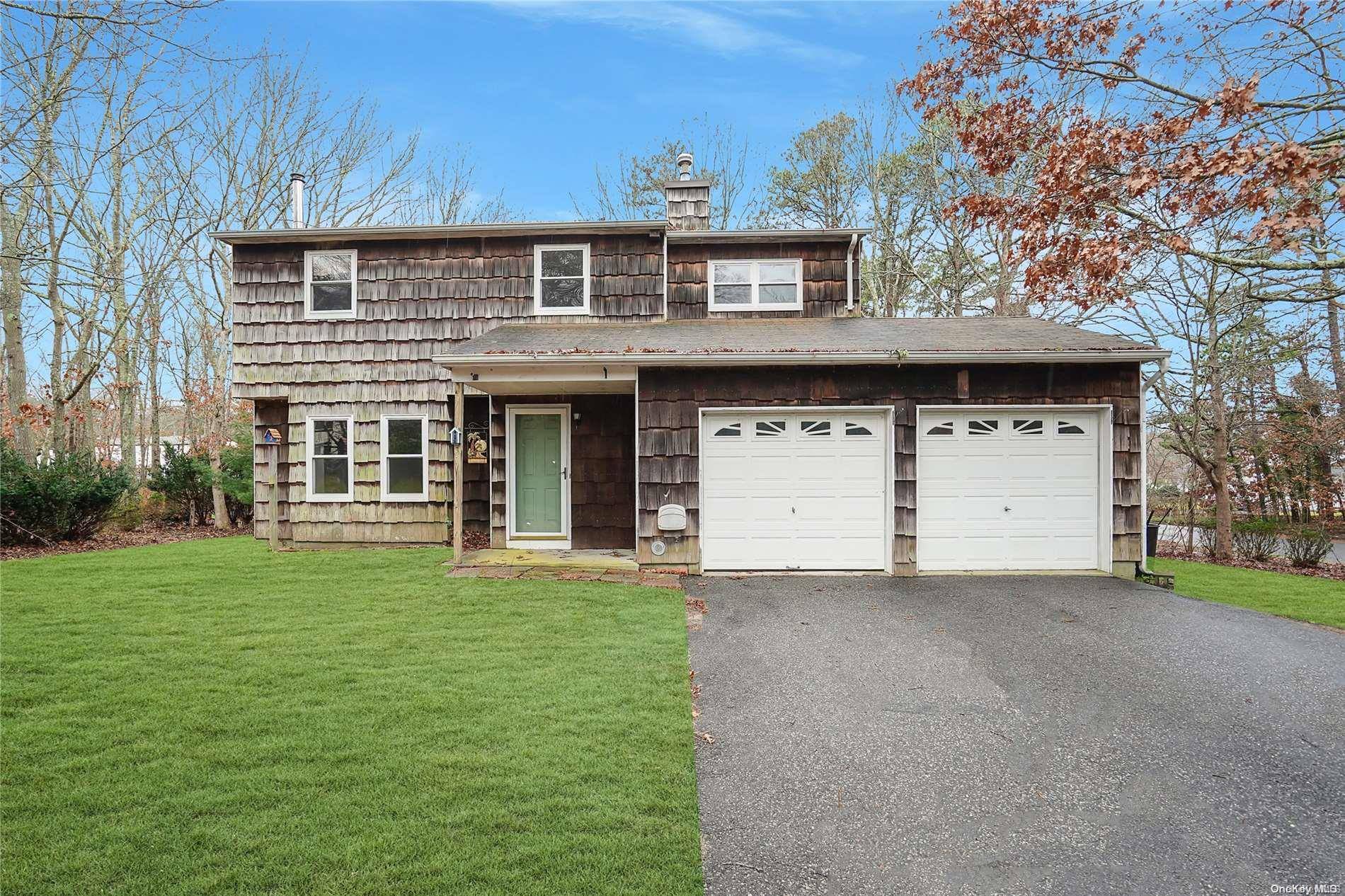Manorville, NY 11949,4 Golf Club CIR