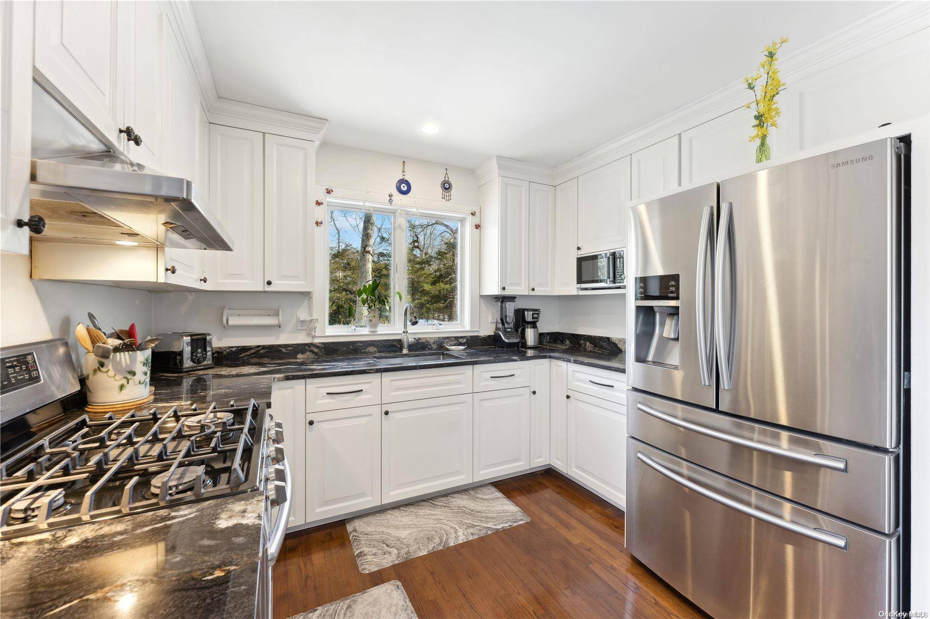 East Hampton, NY 11937,21 Harbor View AVE