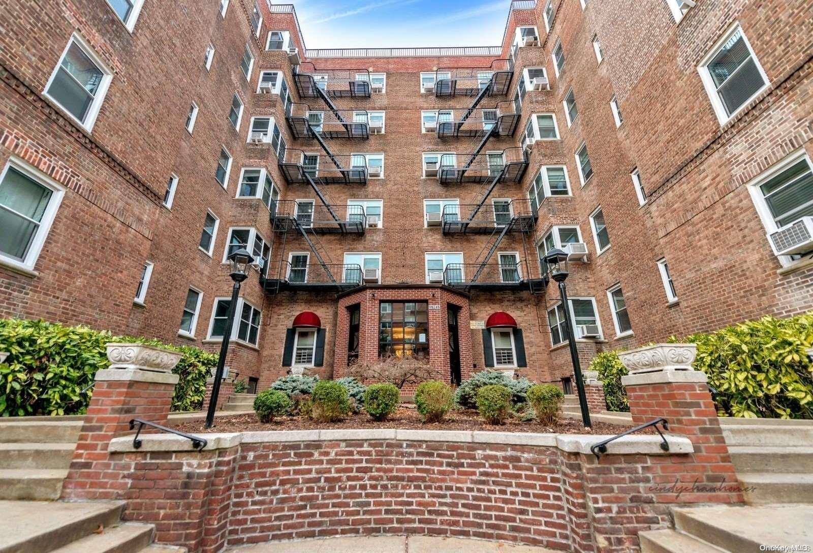 Forest Hills, NY 11375,99-45 67th RD #120