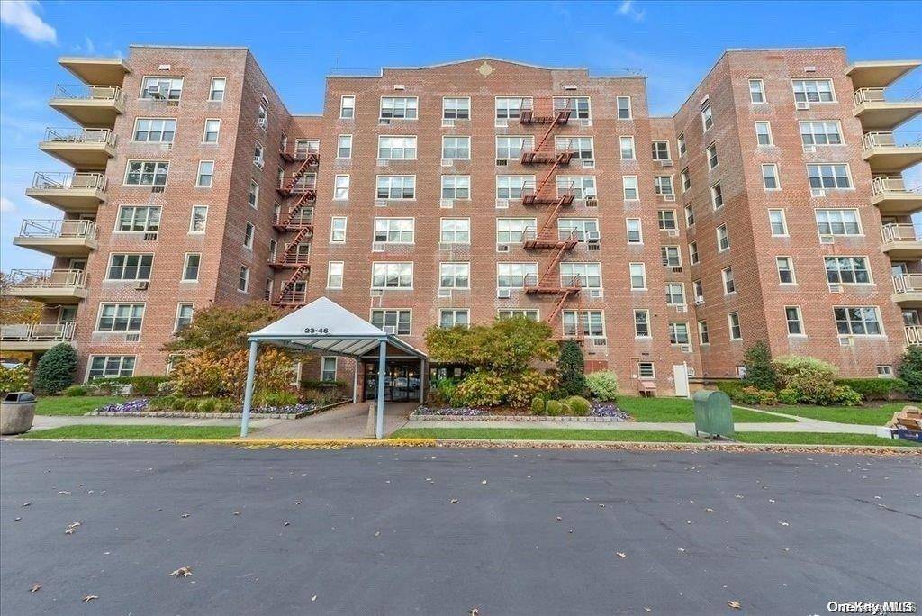 Bayside, NY 11360,23-45 Bell BLVD #2C