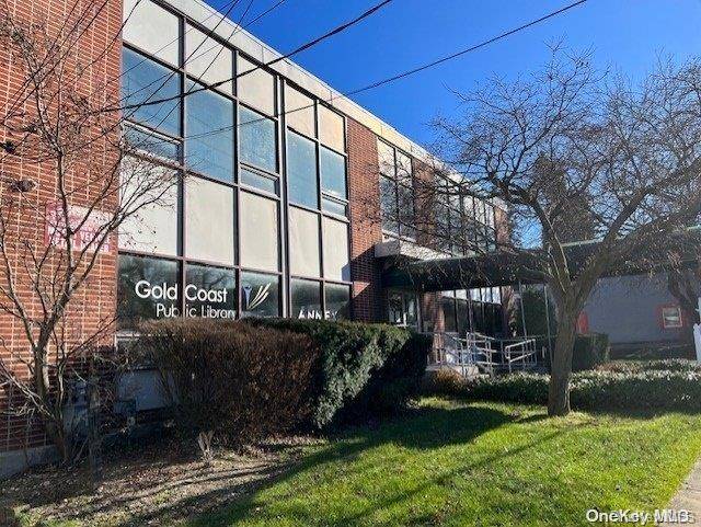 Glen Head, NY 11545,40 Railroad AVE #2-3